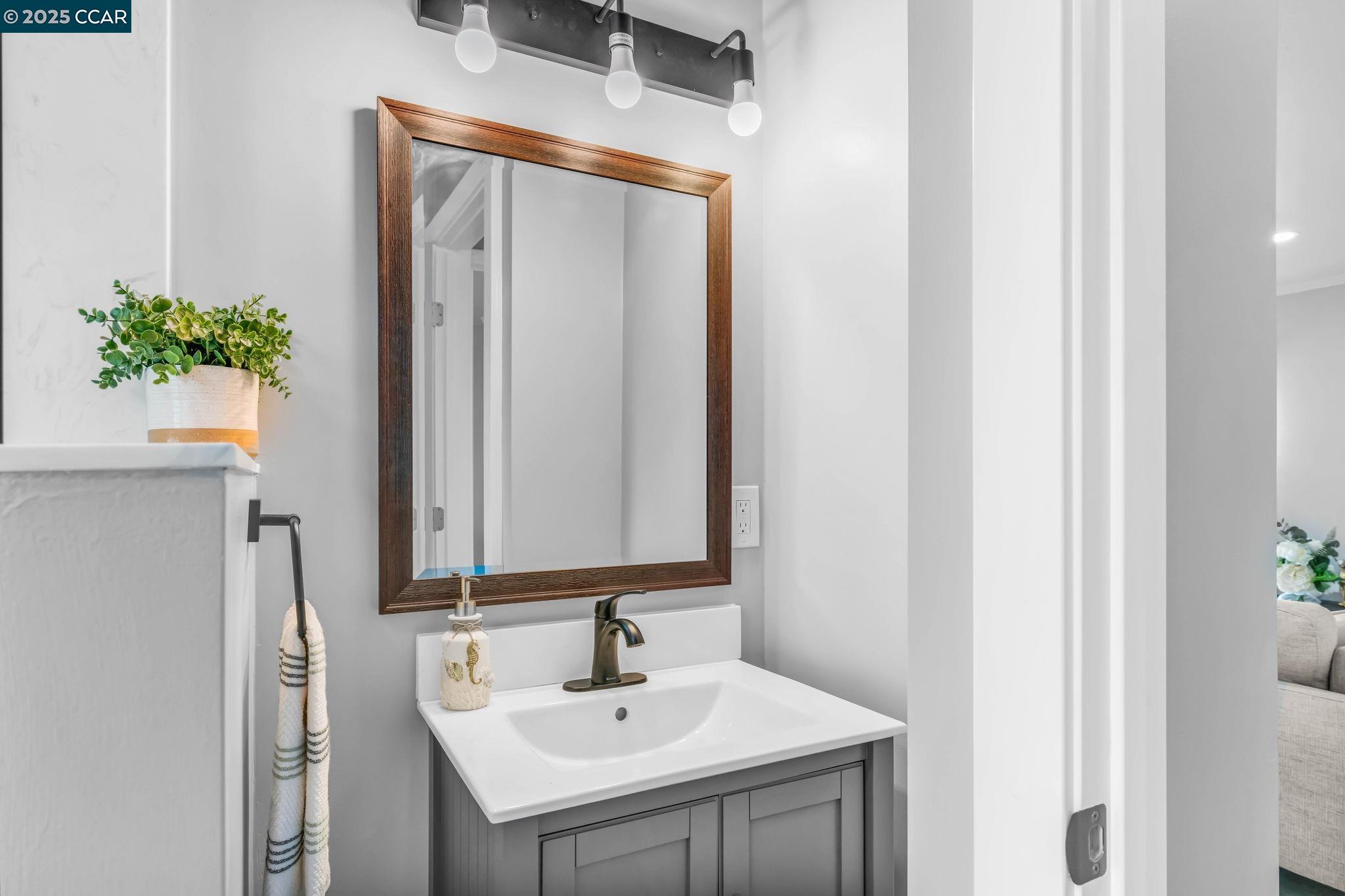 Detail Gallery Image 34 of 56 For 1827 Rheem Ave, Richmond,  CA 94801 - 2 Beds | 1 Baths