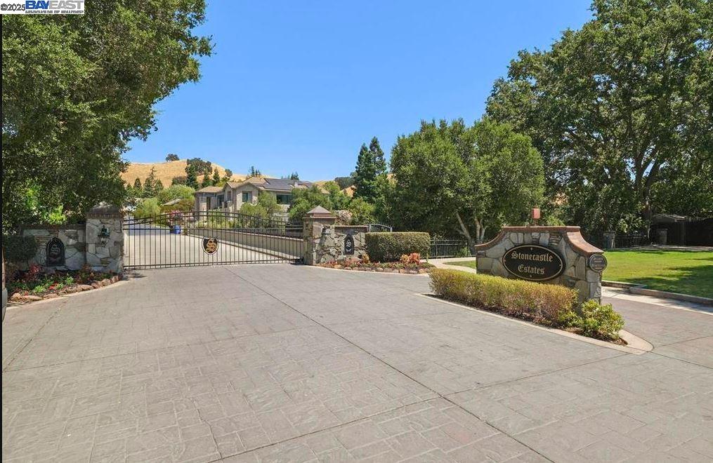 Detail Gallery Image 3 of 42 For 86 Candleston Place, Alamo,  CA 94507 - 5 Beds | 3 Baths