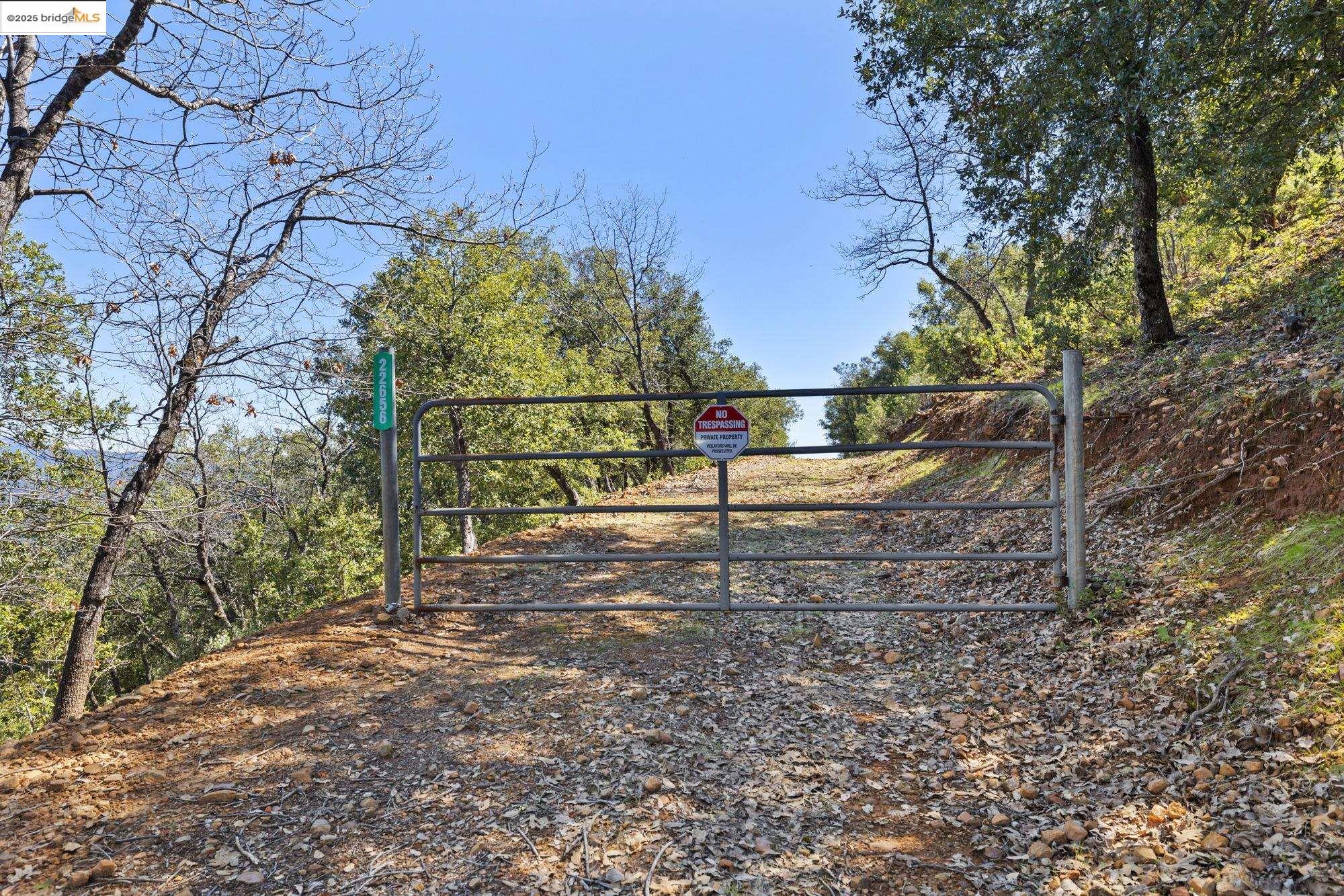Detail Gallery Image 3 of 21 For 22656 Ridgemont Dr, Sonora,  CA 95370 - – Beds | – Baths