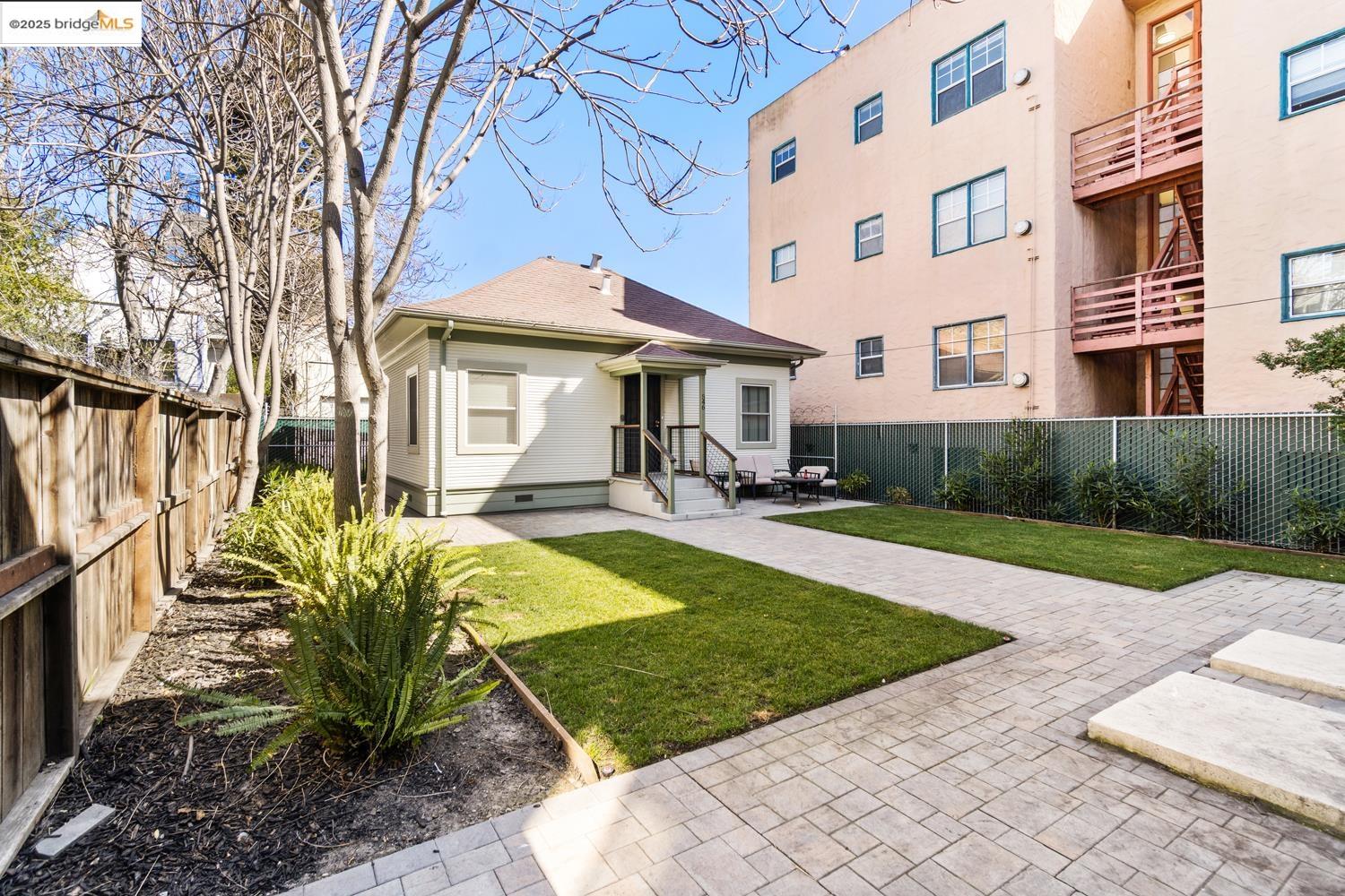 Detail Gallery Image 26 of 27 For 548 37th St, Oakland,  CA 94609 - – Beds | – Baths