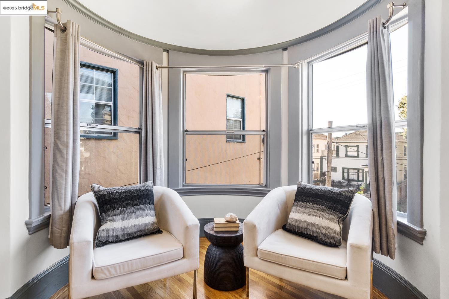 Detail Gallery Image 9 of 27 For 548 37th St, Oakland,  CA 94609 - – Beds | – Baths