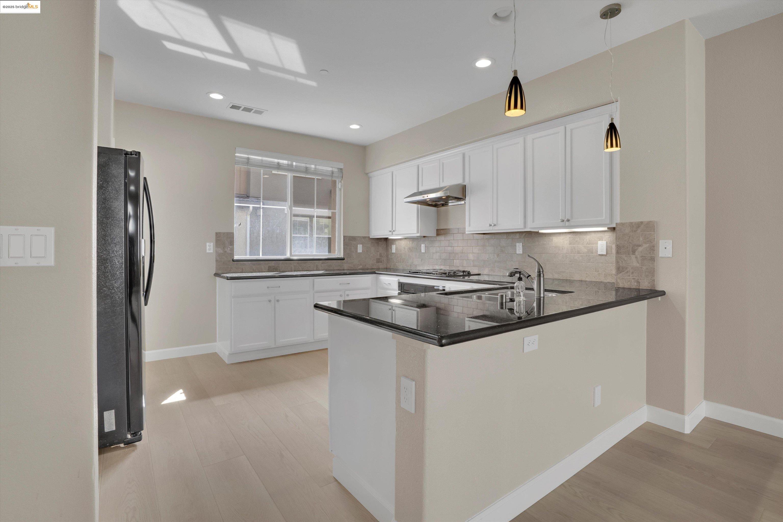 Photo #4: 41111244 Listing 