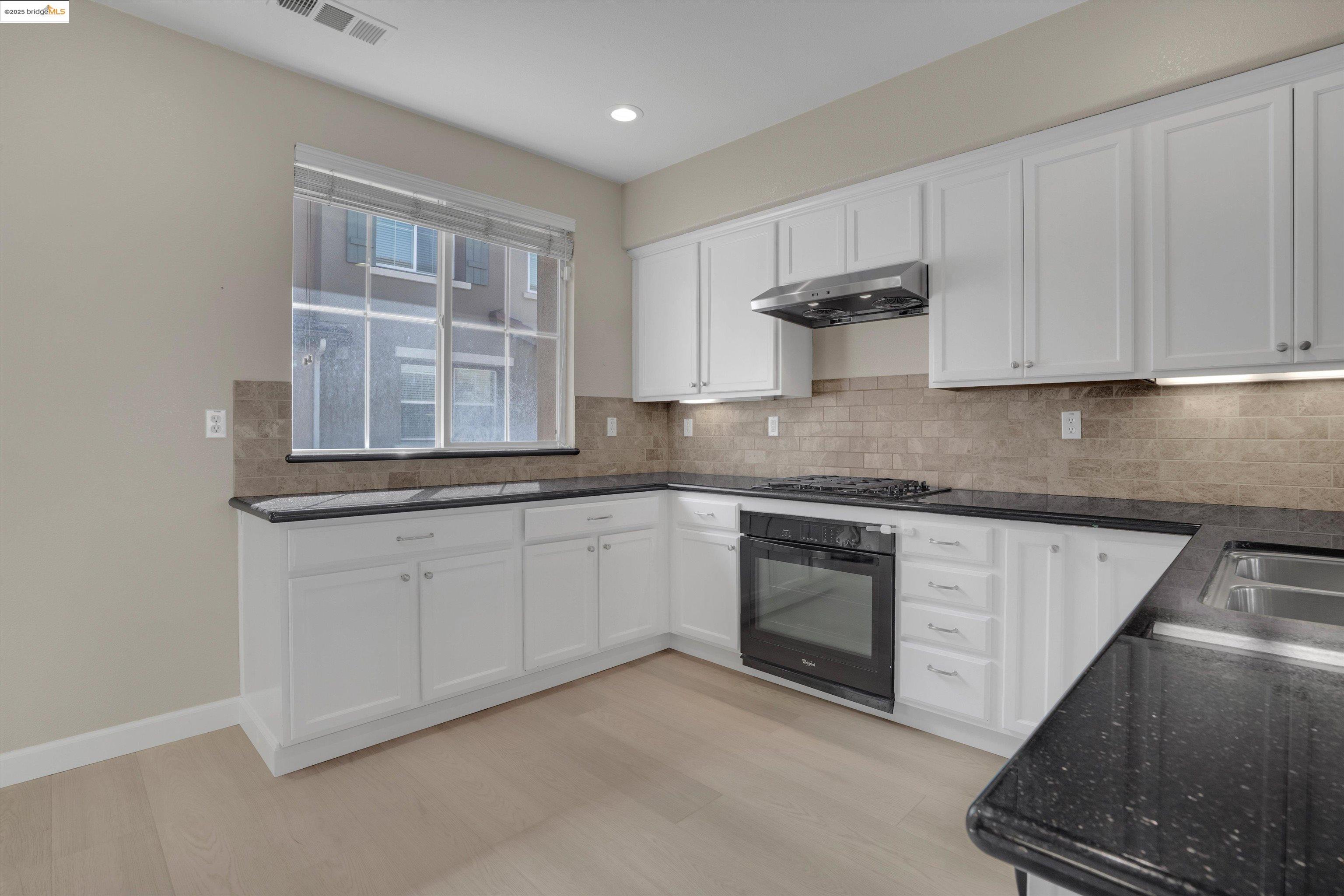 Photo #6: 41111244 Listing 