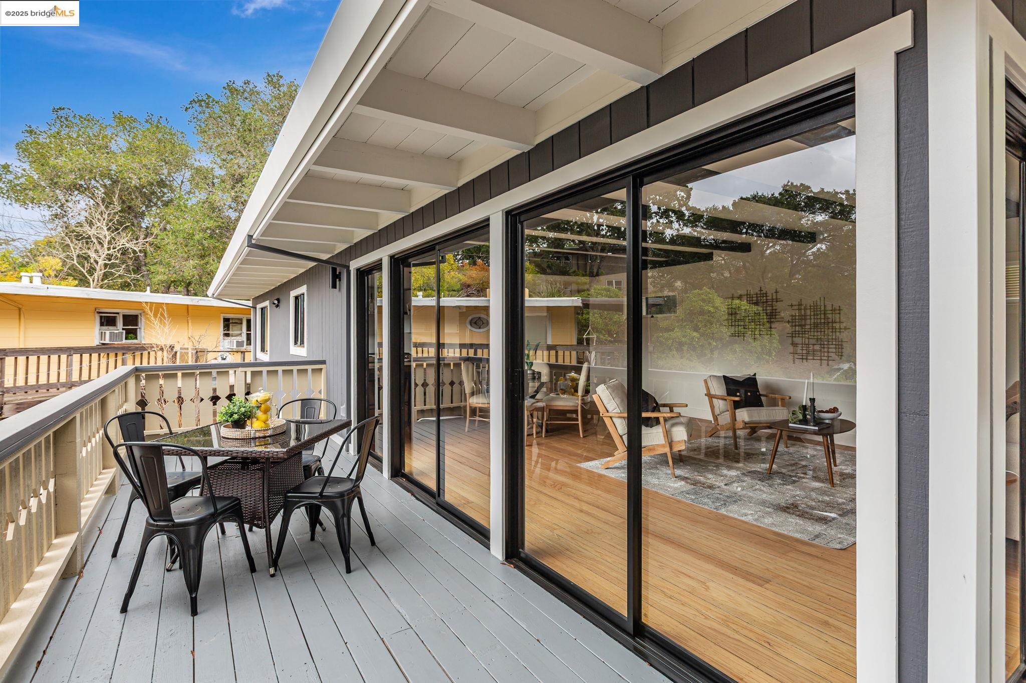 Detail Gallery Image 35 of 44 For 2 Hillcrest Ct, San Anselmo,  CA 94960 - 3 Beds | 2 Baths