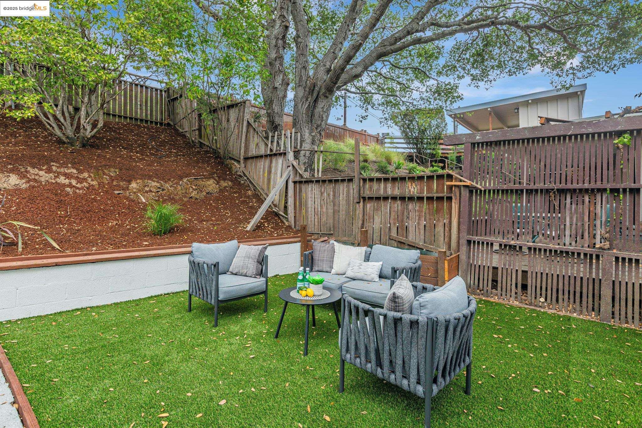 Detail Gallery Image 37 of 44 For 2 Hillcrest Ct, San Anselmo,  CA 94960 - 3 Beds | 2 Baths