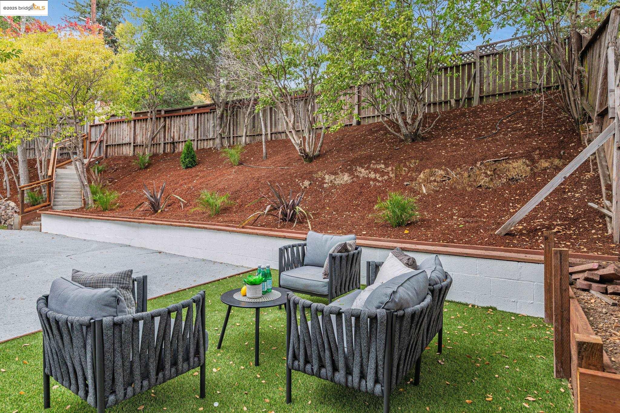 Detail Gallery Image 38 of 44 For 2 Hillcrest Ct, San Anselmo,  CA 94960 - 3 Beds | 2 Baths