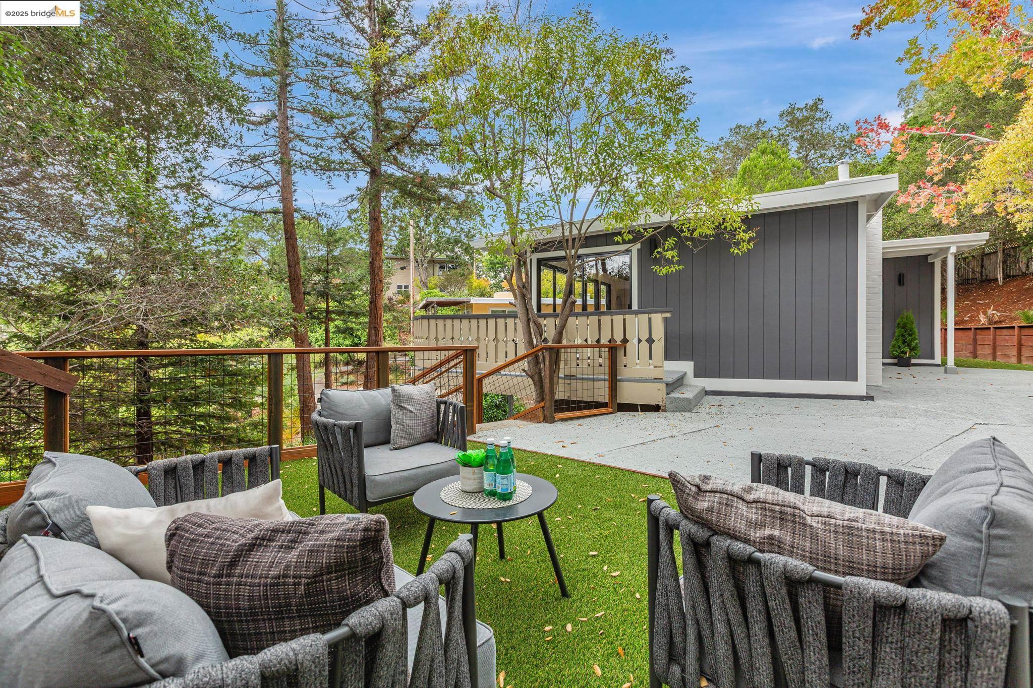 Detail Gallery Image 39 of 44 For 2 Hillcrest Ct, San Anselmo,  CA 94960 - 3 Beds | 2 Baths
