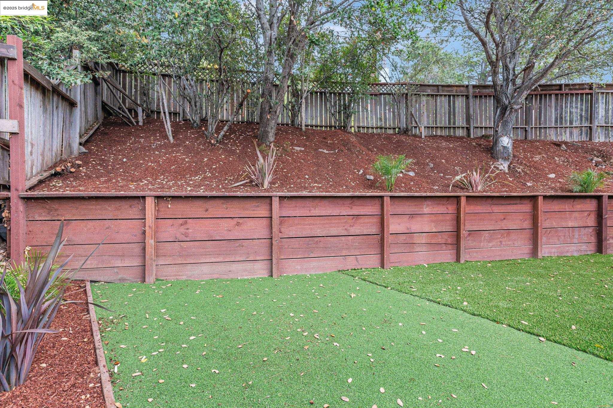 Detail Gallery Image 42 of 44 For 2 Hillcrest Ct, San Anselmo,  CA 94960 - 3 Beds | 2 Baths