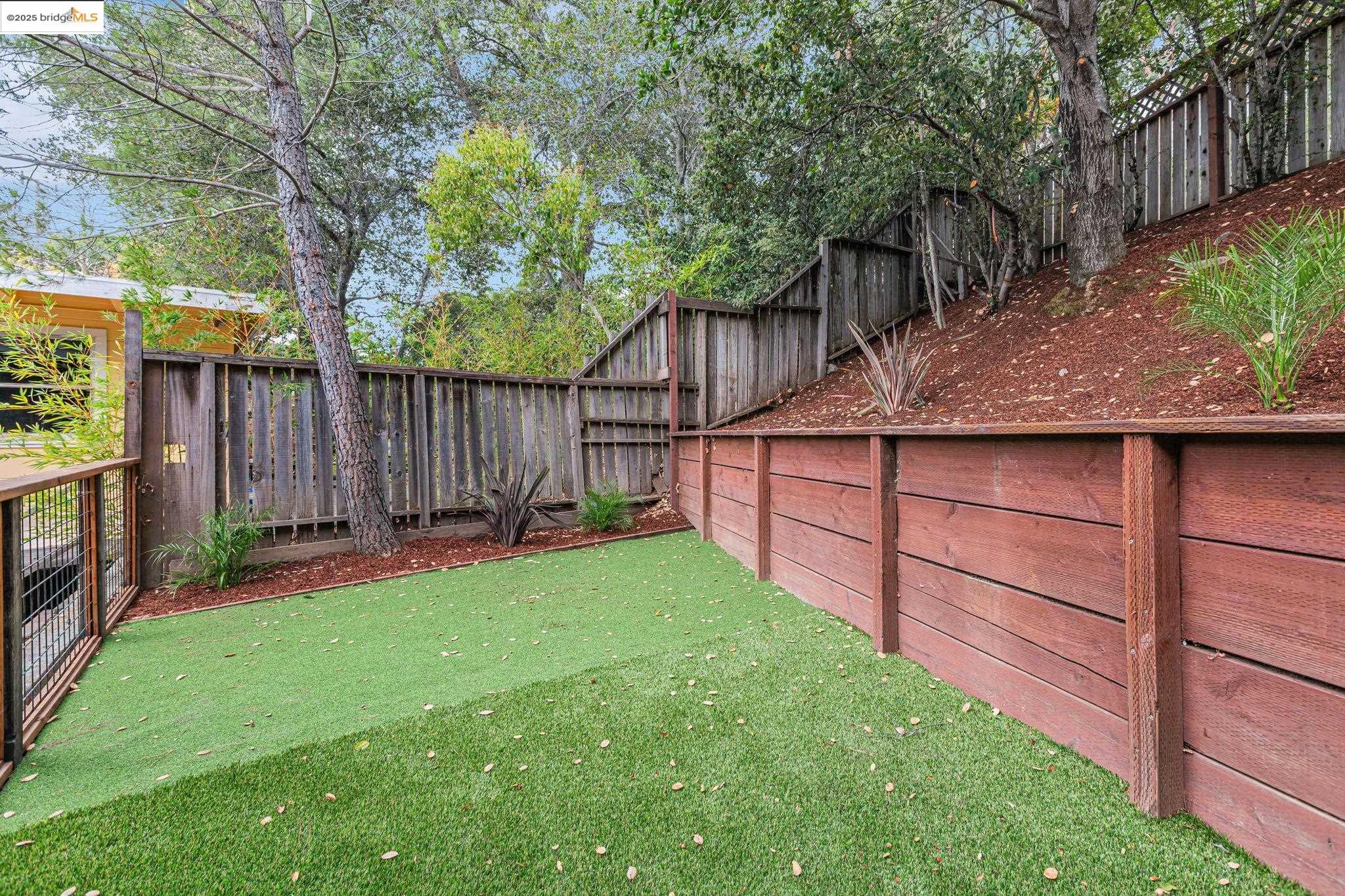 Detail Gallery Image 43 of 44 For 2 Hillcrest Ct, San Anselmo,  CA 94960 - 3 Beds | 2 Baths