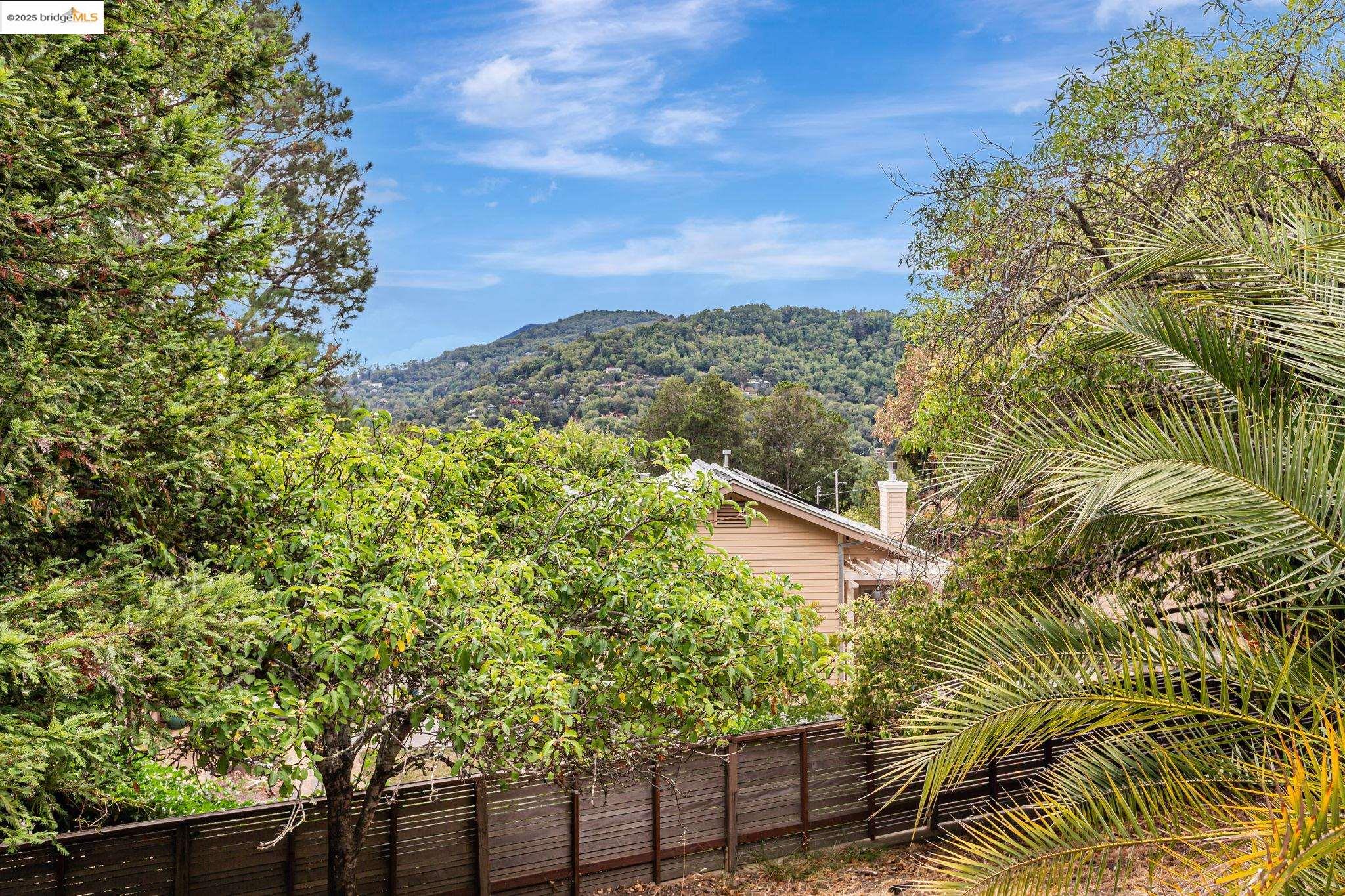 Detail Gallery Image 44 of 44 For 2 Hillcrest Ct, San Anselmo,  CA 94960 - 3 Beds | 2 Baths