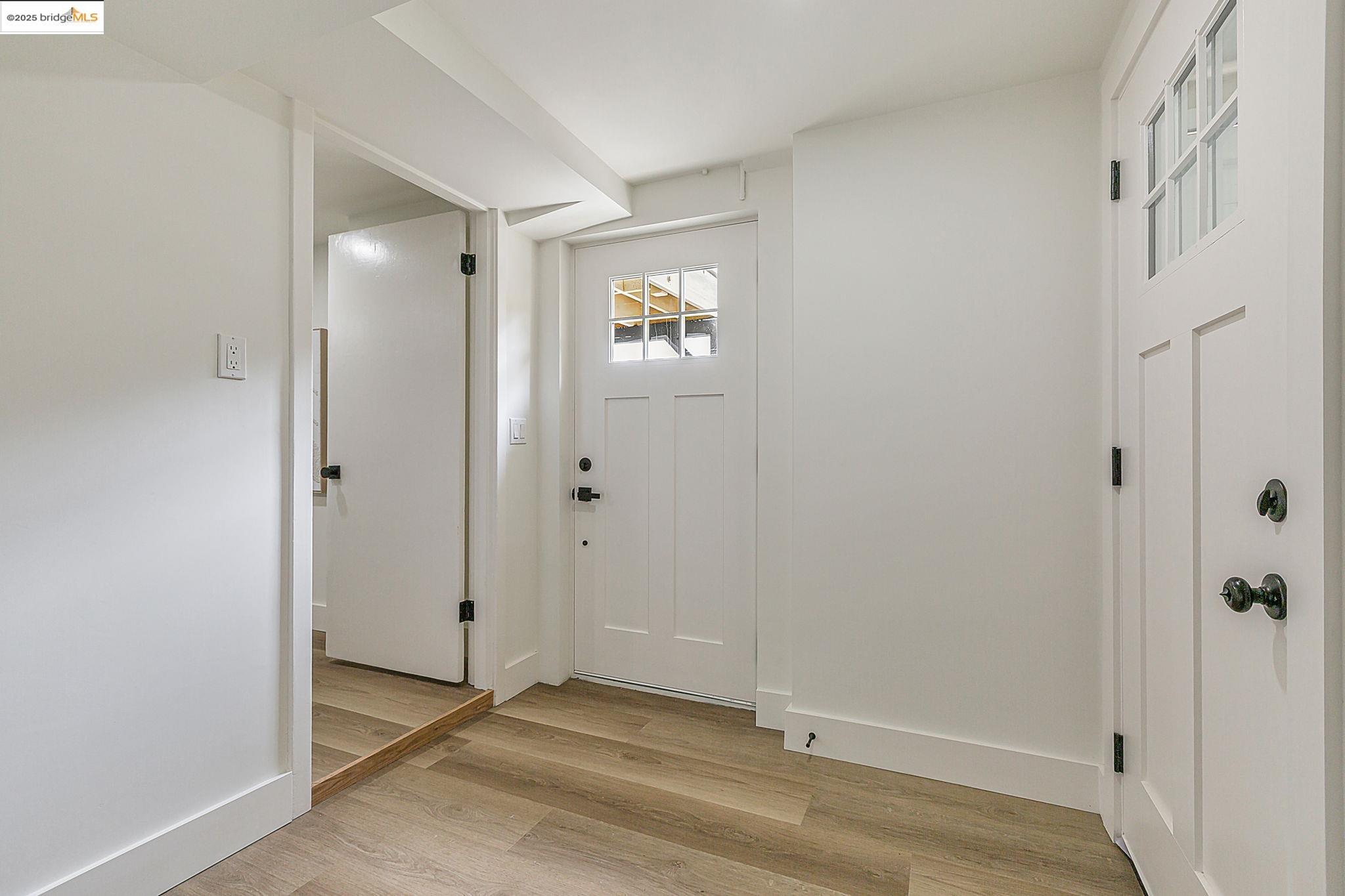 Detail Gallery Image 6 of 44 For 2 Hillcrest Ct, San Anselmo,  CA 94960 - 3 Beds | 2 Baths