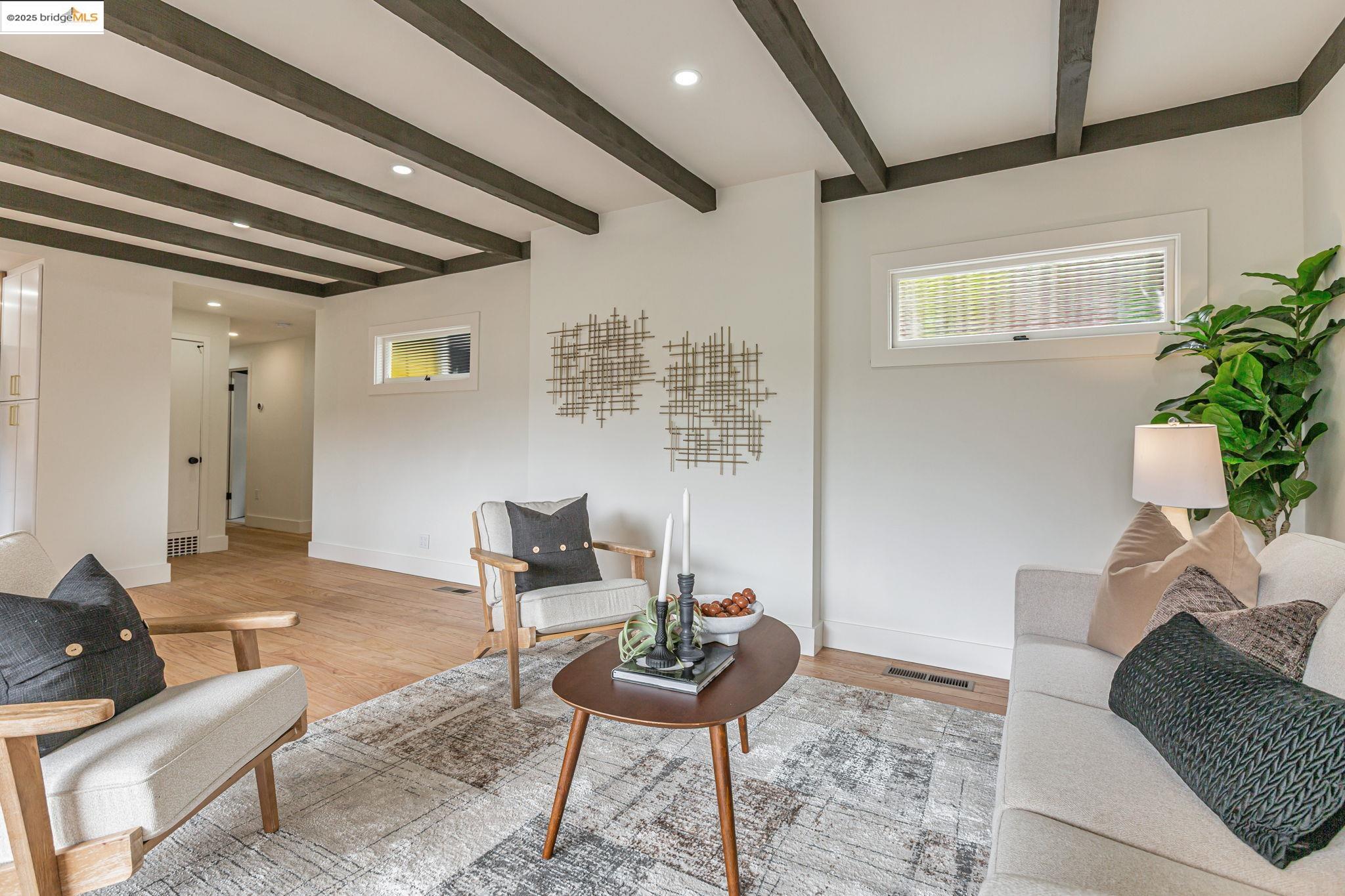 Detail Gallery Image 10 of 44 For 2 Hillcrest Ct, San Anselmo,  CA 94960 - 3 Beds | 2 Baths