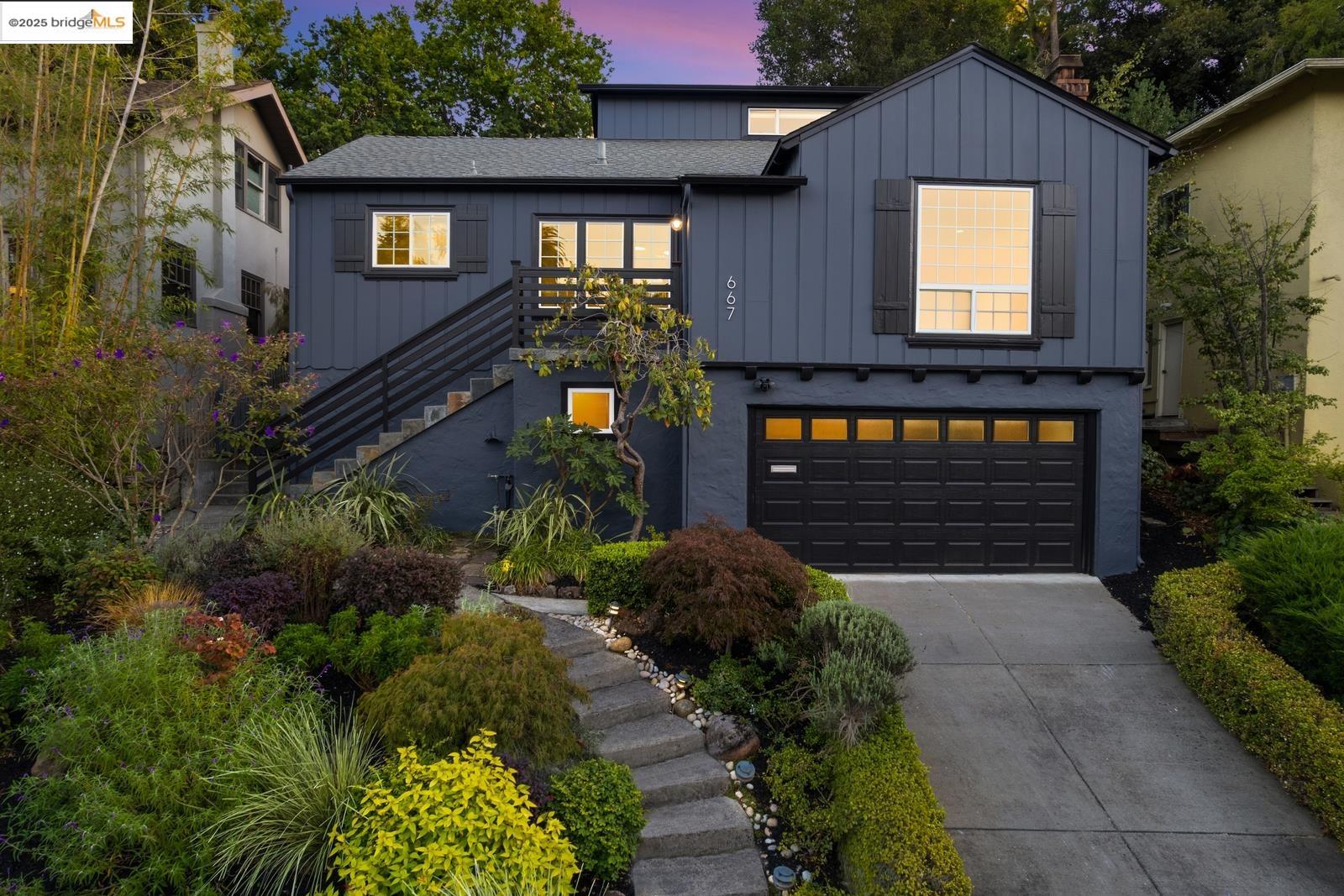 Detail Gallery Image 1 of 54 For 667 Mandana Blvd, Oakland,  CA 94610 - 3 Beds | 3 Baths