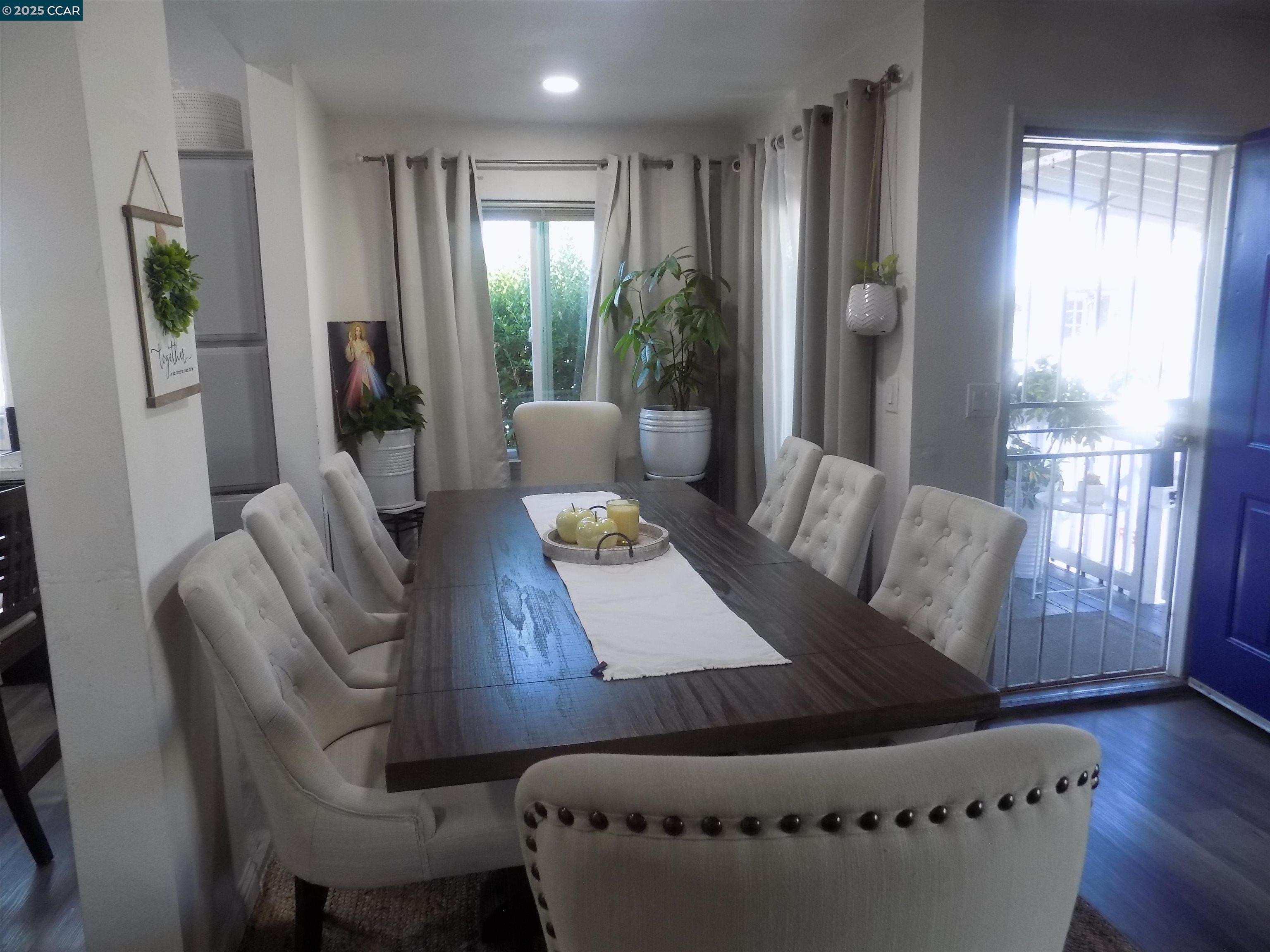 Detail Gallery Image 12 of 33 For 185 Damascus Loop, Pacheco,  CA 94553 - 4 Beds | 2 Baths