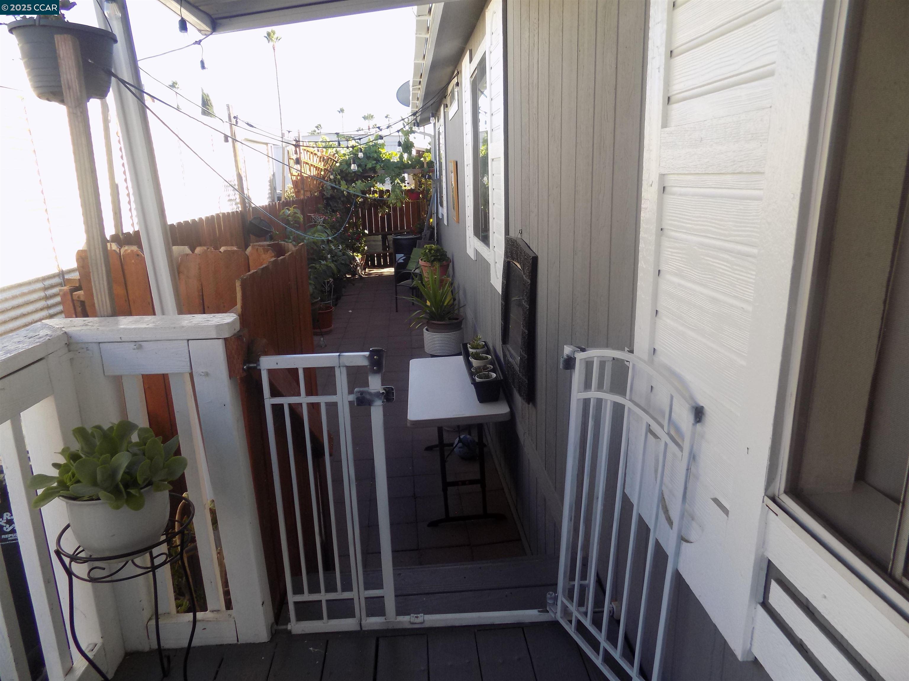 Detail Gallery Image 3 of 33 For 185 Damascus Loop, Pacheco,  CA 94553 - 4 Beds | 2 Baths