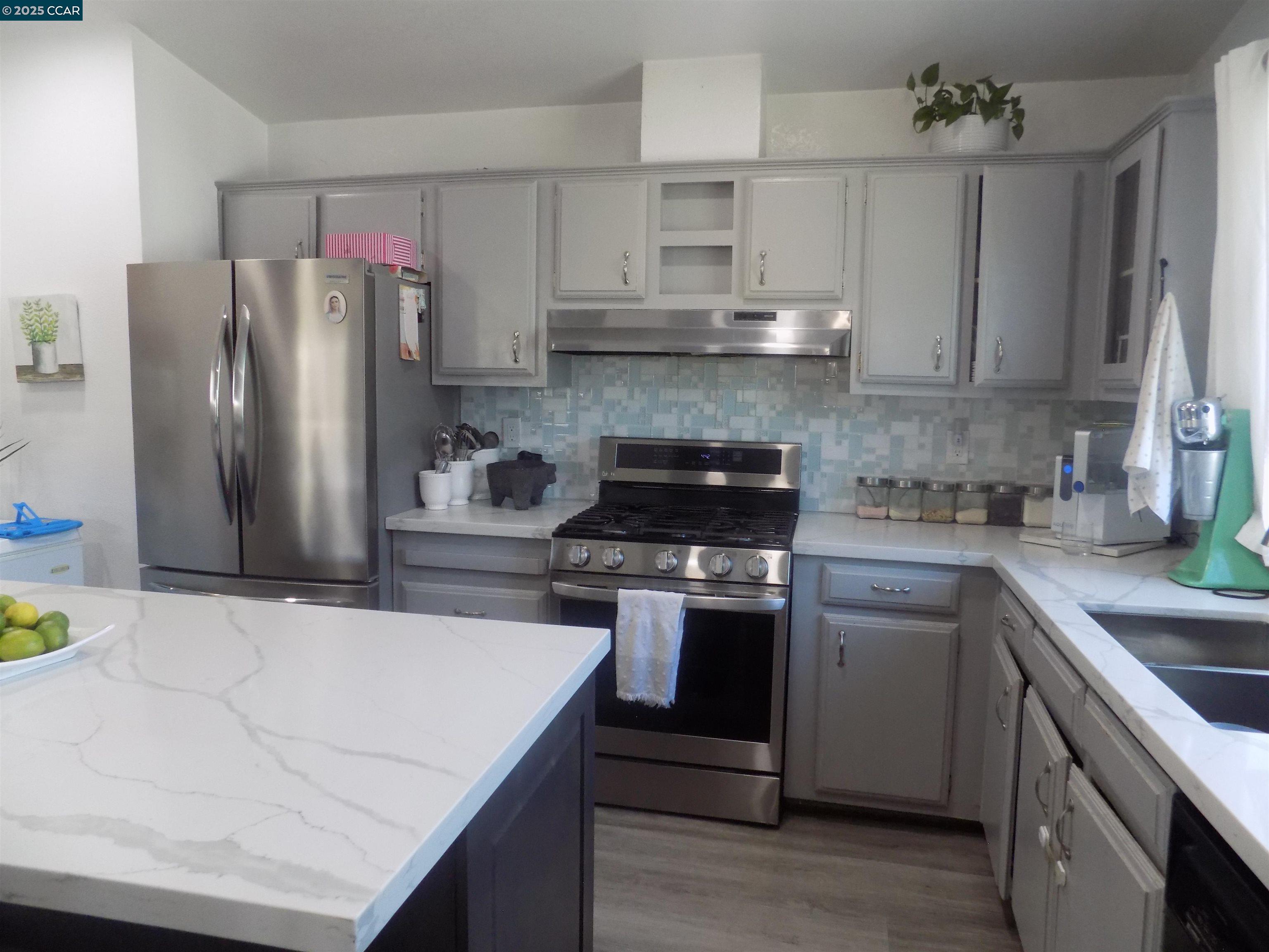 Detail Gallery Image 8 of 33 For 185 Damascus Loop, Pacheco,  CA 94553 - 4 Beds | 2 Baths