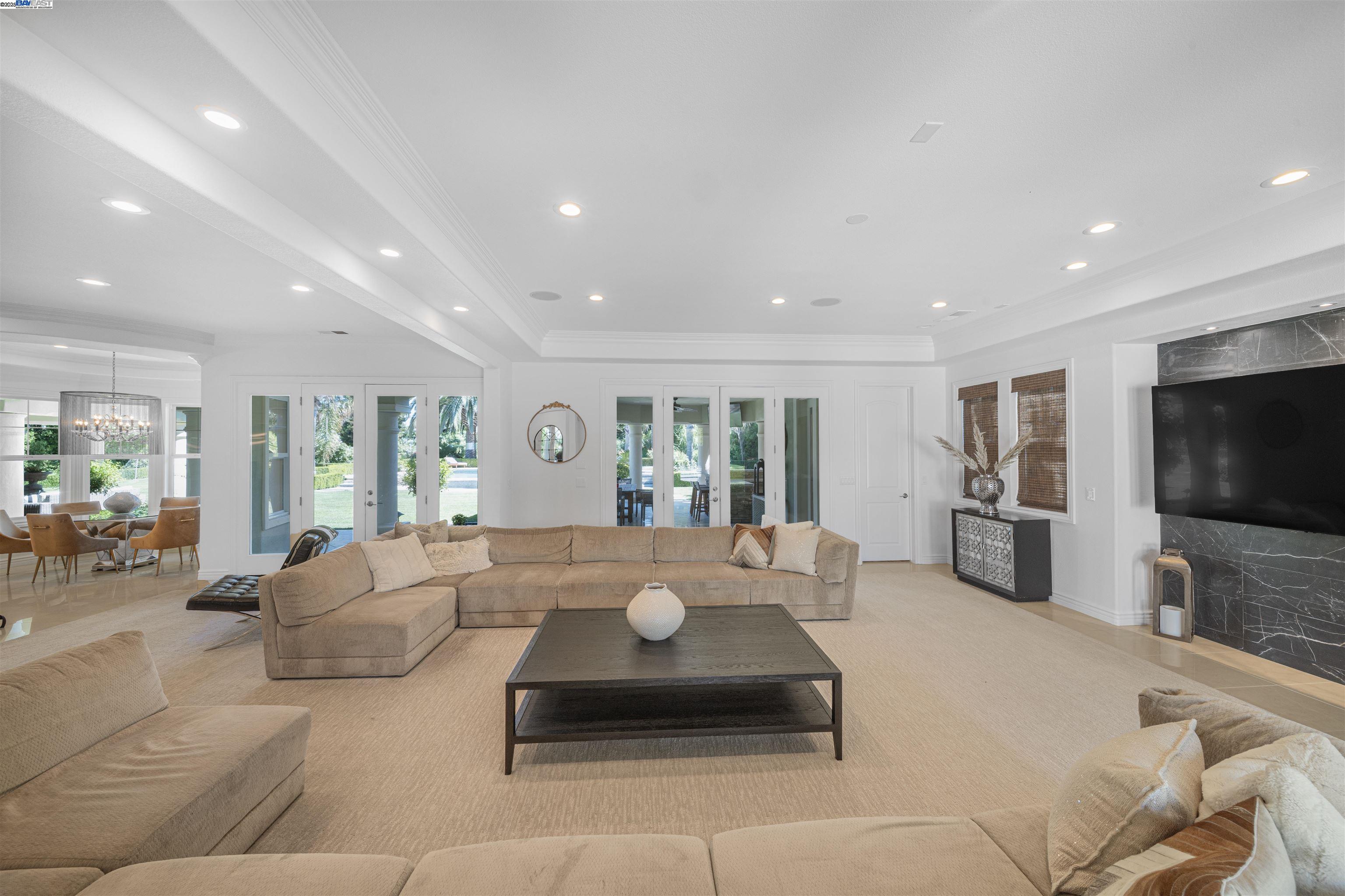 Detail Gallery Image 16 of 23 For Waterwell Way, Tracy,  CA 95304 - 7 Beds | 6/1 Baths