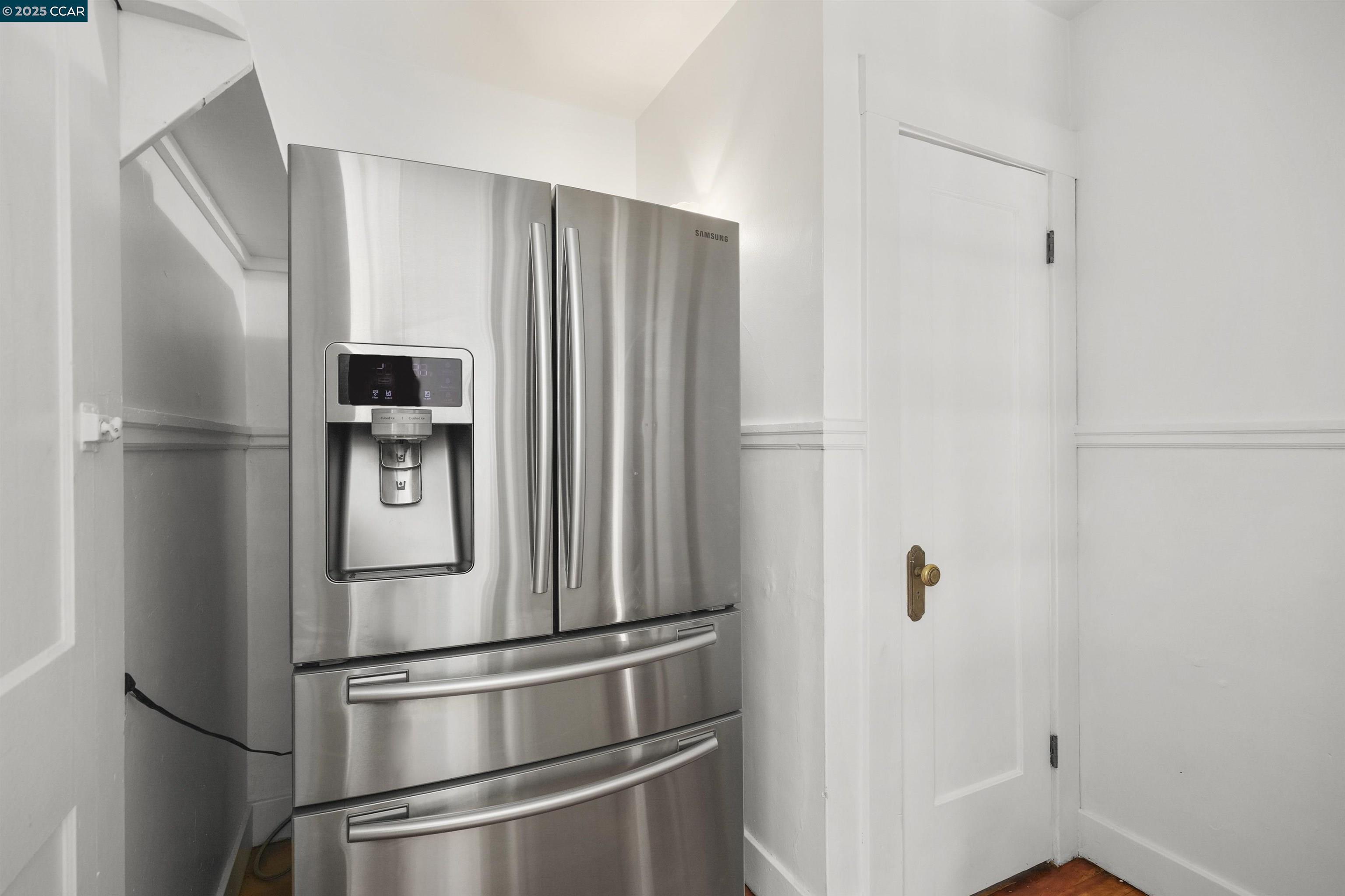 Detail Gallery Image 18 of 30 For 484 Forest St, Oakland,  CA 94618 - 2 Beds | 1/1 Baths