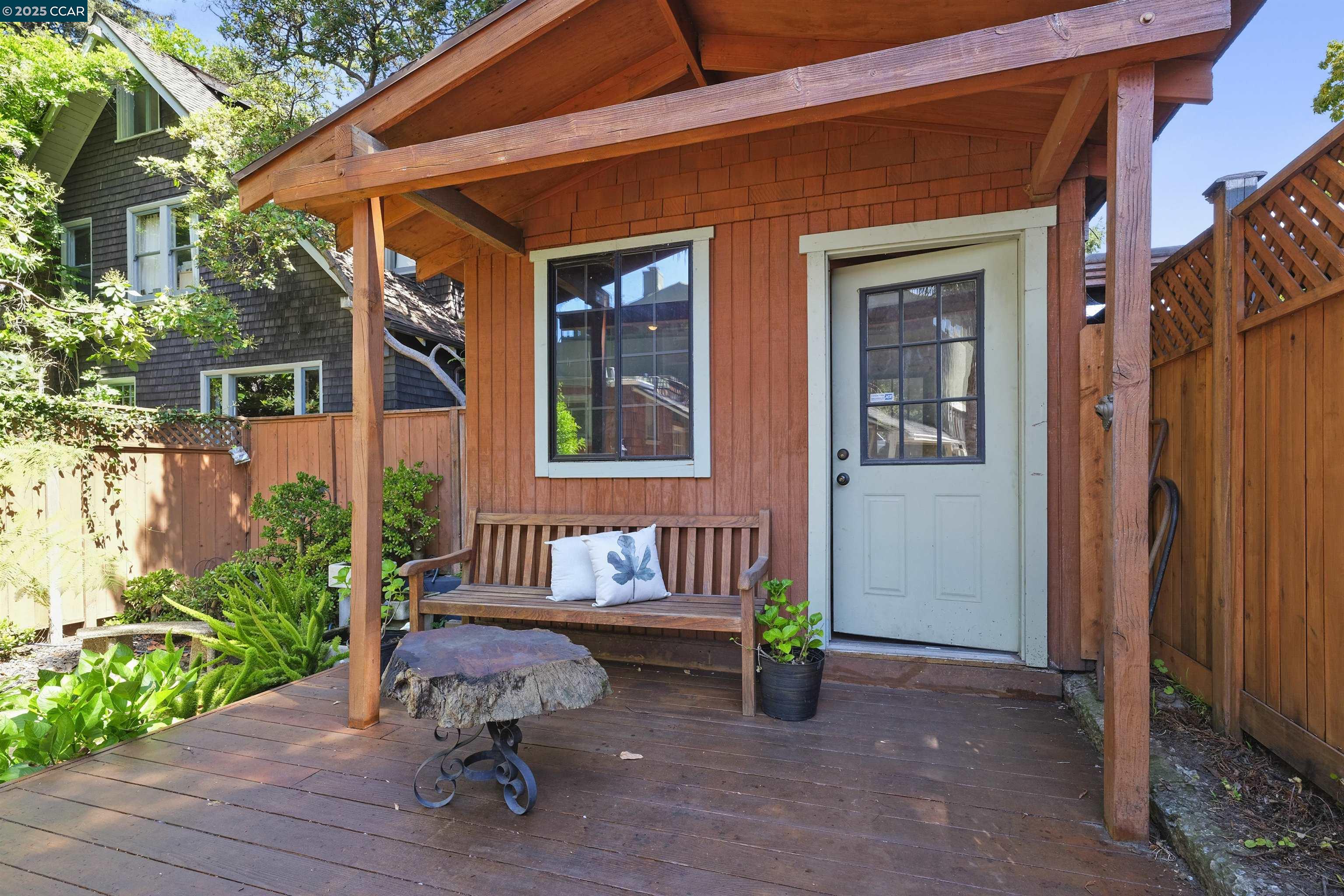 Detail Gallery Image 29 of 30 For 484 Forest St, Oakland,  CA 94618 - 2 Beds | 1/1 Baths