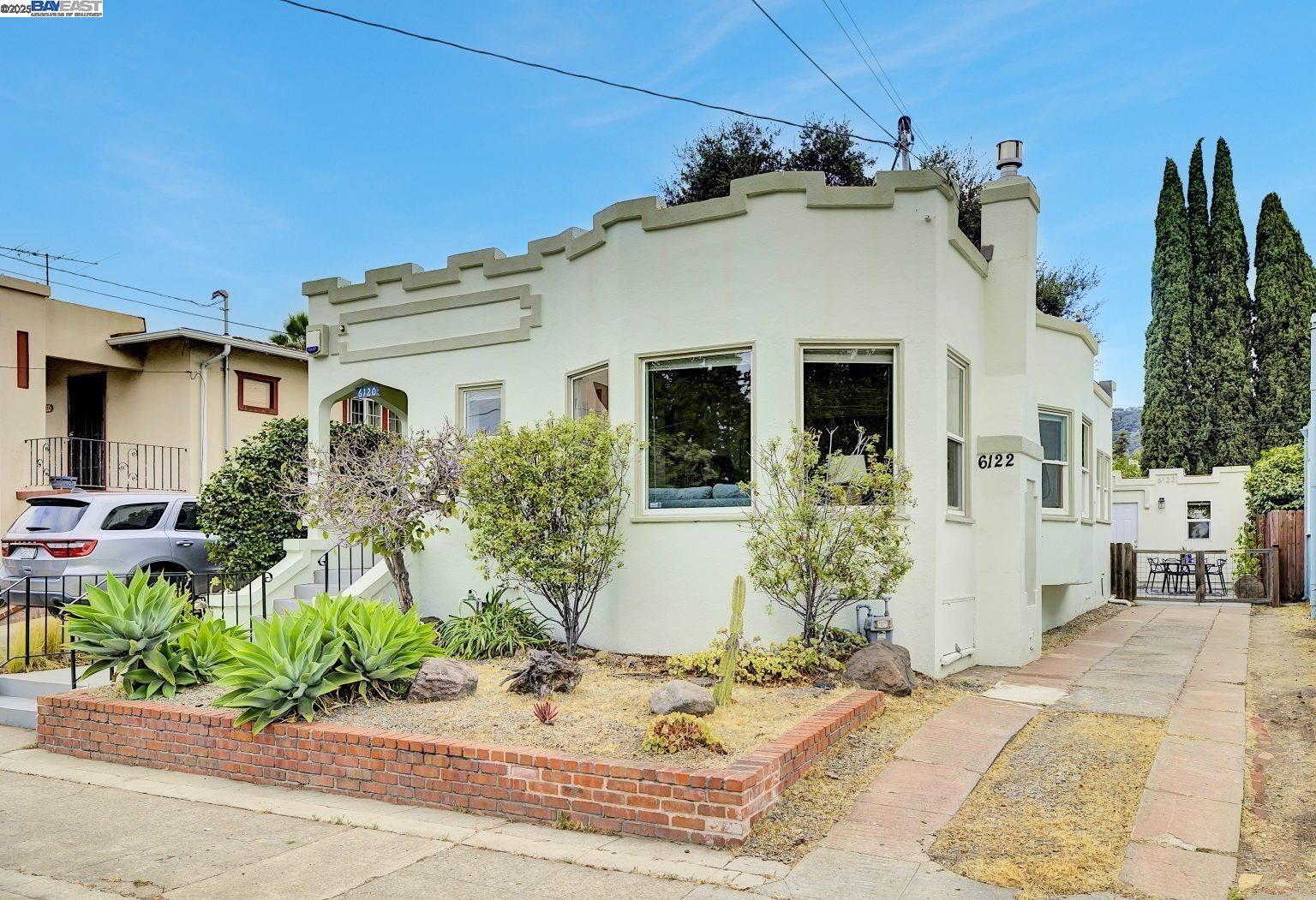 Detail Gallery Image 1 of 44 For 6120 Camden St, Oakland,  CA 94605 - 3 Beds | 2 Baths