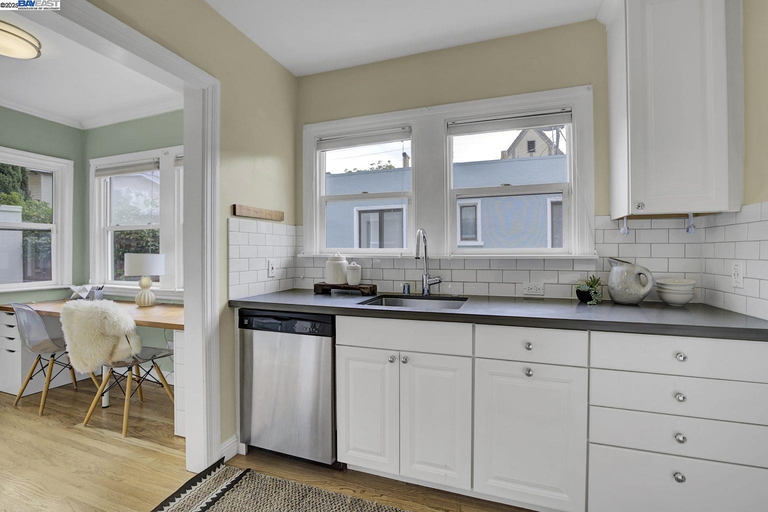 Detail Gallery Image 17 of 44 For 6120 Camden St, Oakland,  CA 94605 - 3 Beds | 2 Baths