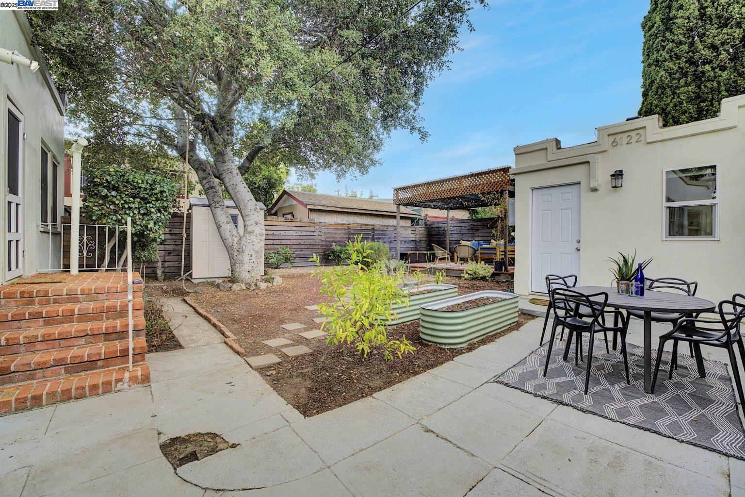 Detail Gallery Image 35 of 44 For 6120 Camden St, Oakland,  CA 94605 - 3 Beds | 2 Baths