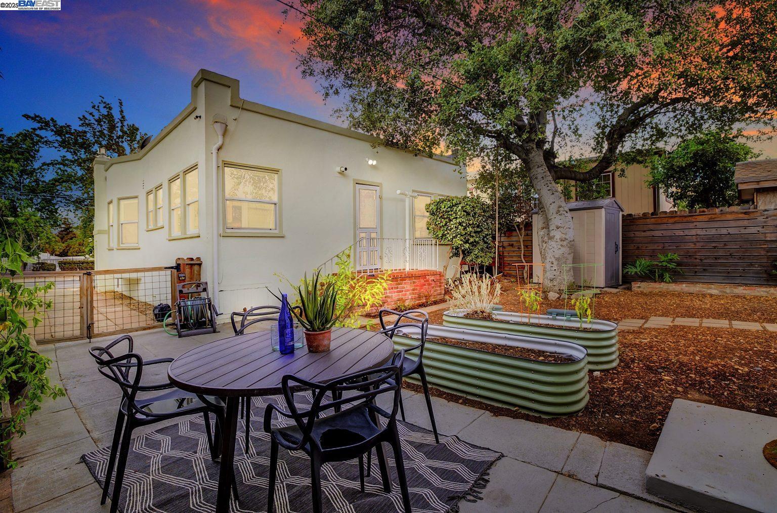 Detail Gallery Image 39 of 44 For 6120 Camden St, Oakland,  CA 94605 - 3 Beds | 2 Baths
