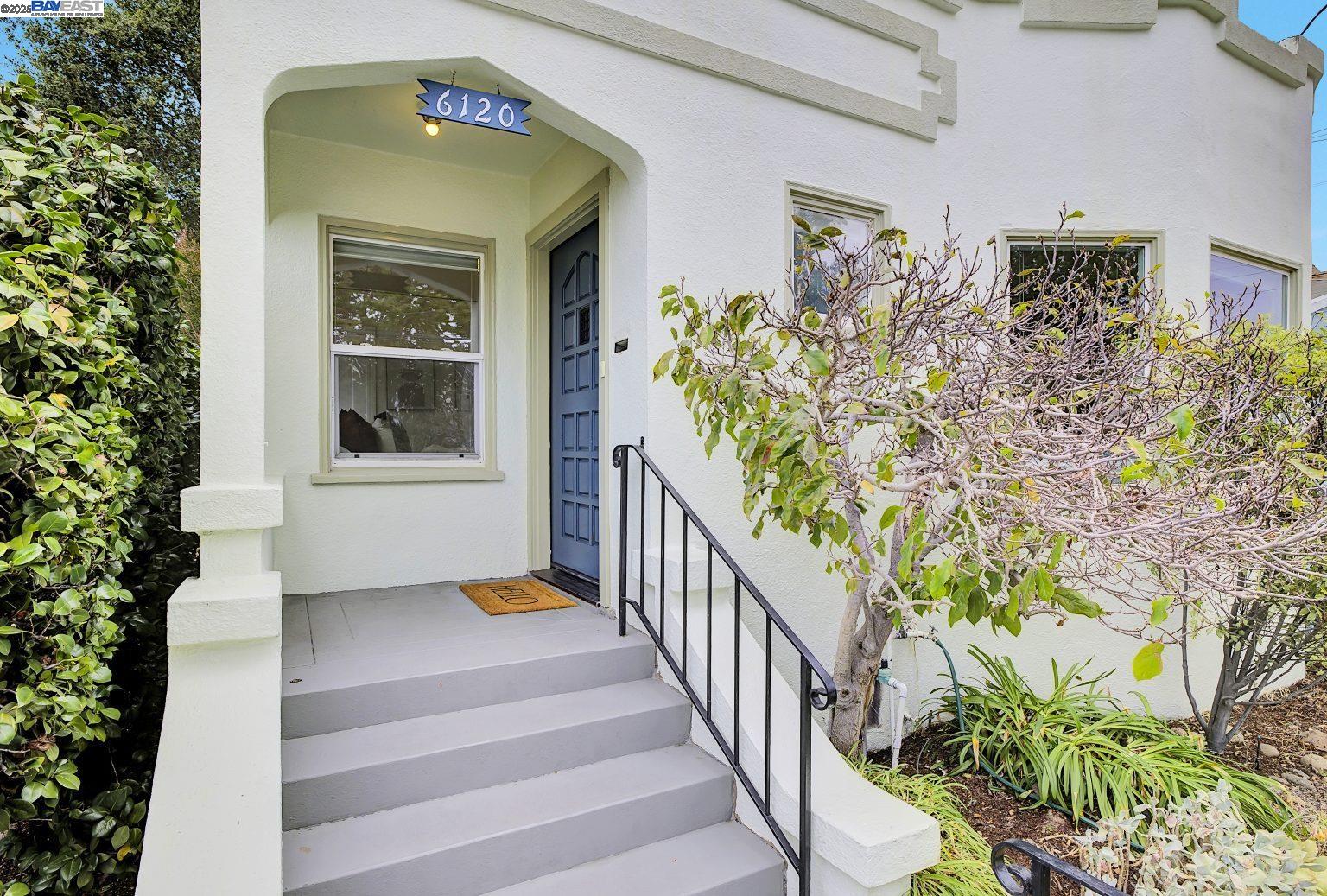 Detail Gallery Image 5 of 44 For 6120 Camden St, Oakland,  CA 94605 - 3 Beds | 2 Baths