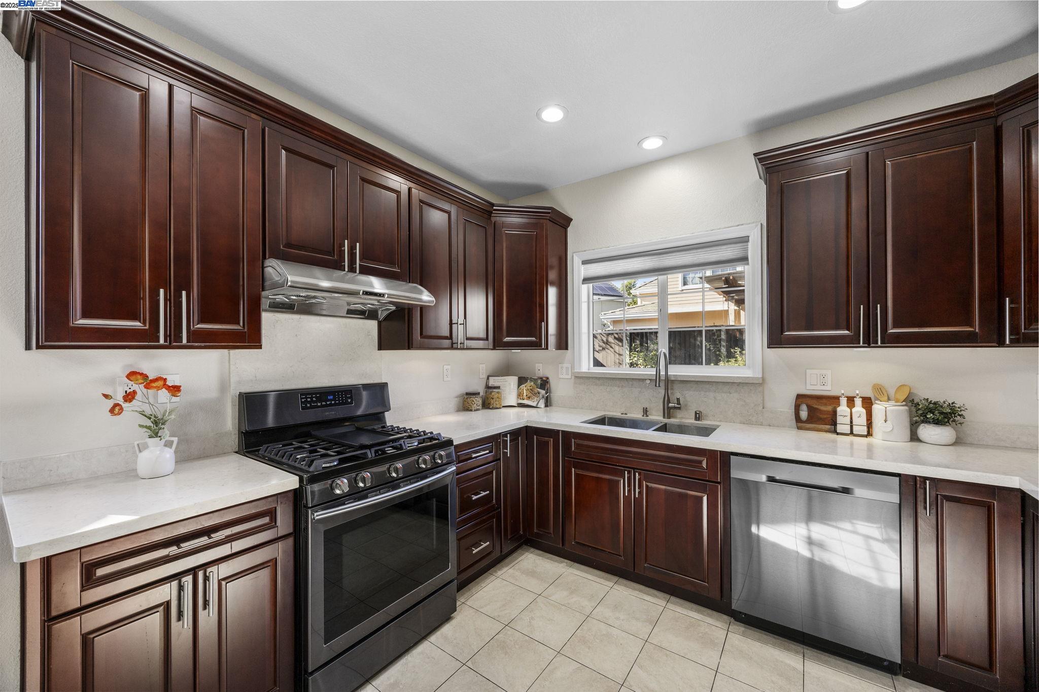 Detail Gallery Image 20 of 37 For 4325 Horner St, Union City,  CA 94587 - 4 Beds | 2/1 Baths