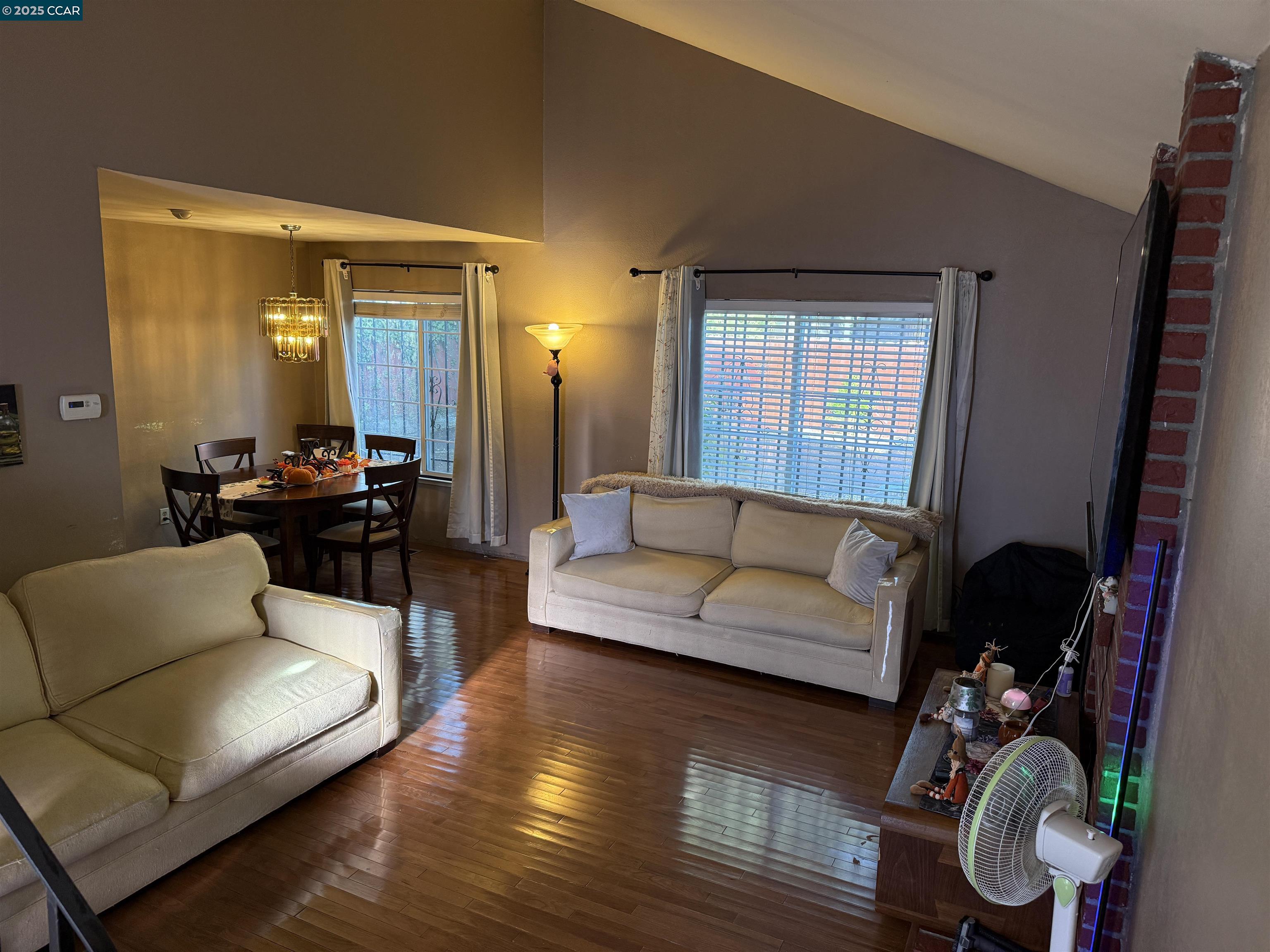 Detail Gallery Image 4 of 15 For 278 6th St, Richmond,  CA 94801-3036 - 3 Beds | 2/1 Baths