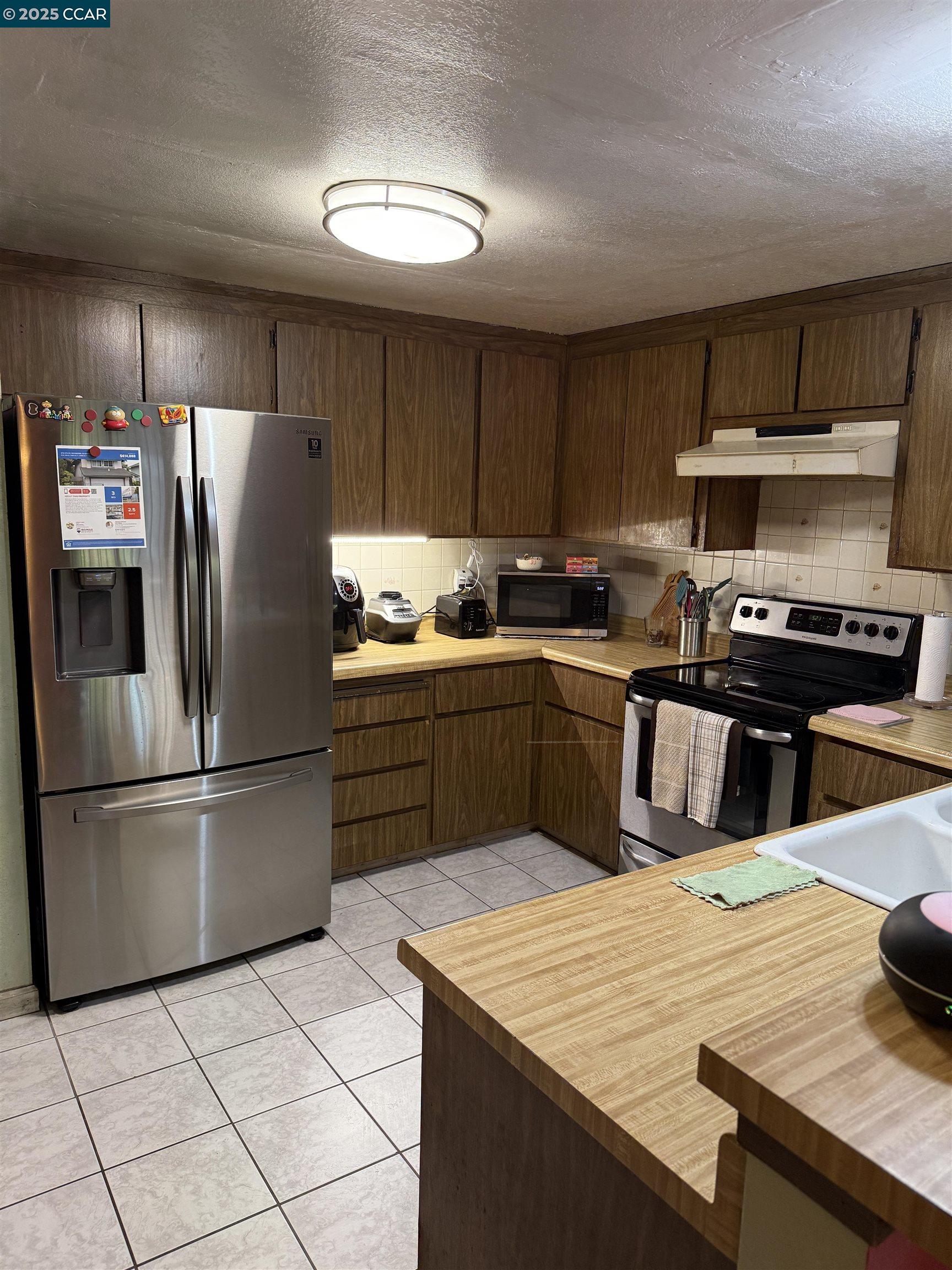 Detail Gallery Image 6 of 15 For 278 6th St, Richmond,  CA 94801-3036 - 3 Beds | 2/1 Baths