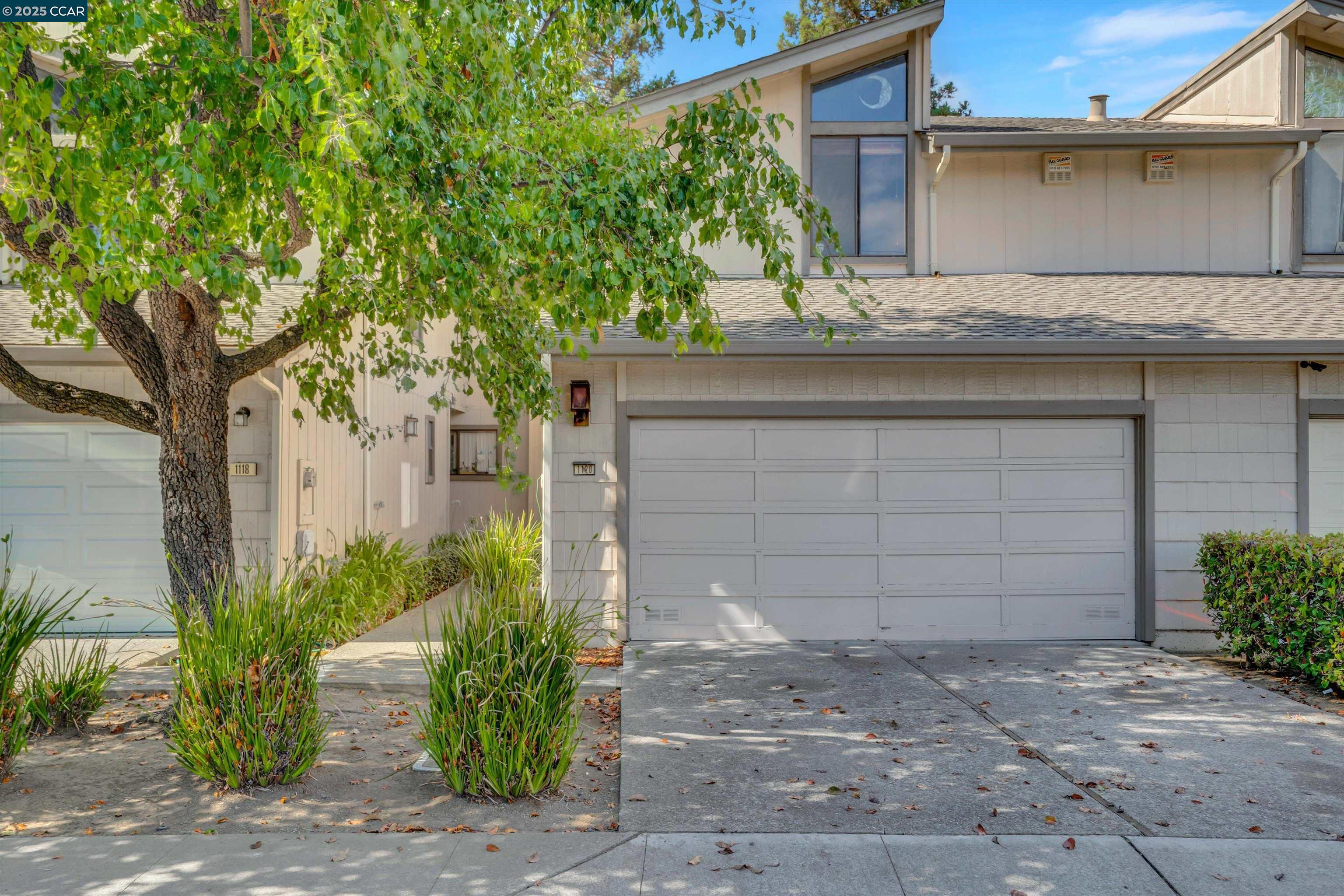 MLS: 41111263 Condo For Sale