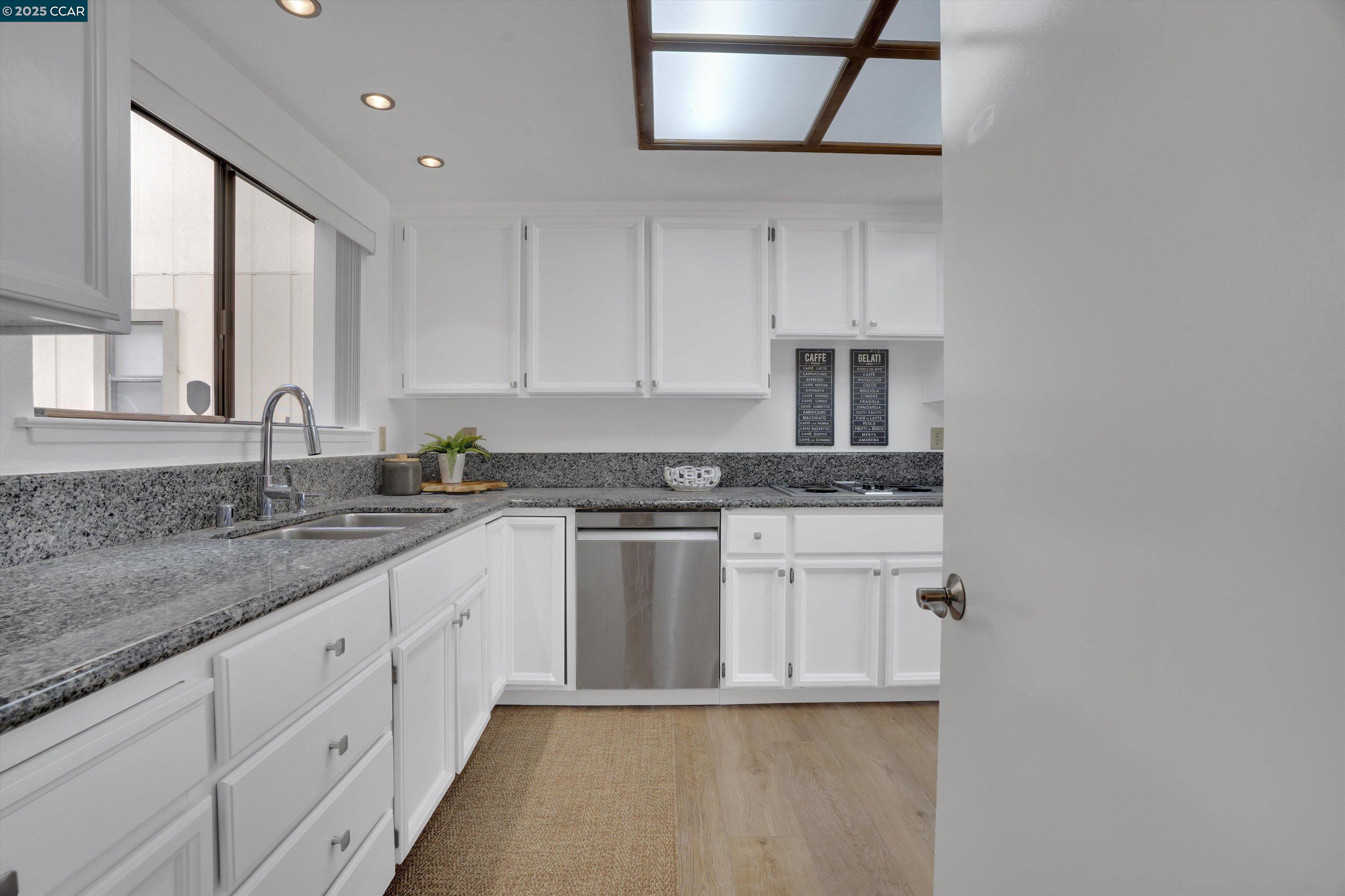 Photo #13: 41111263 Listing: Photo #13