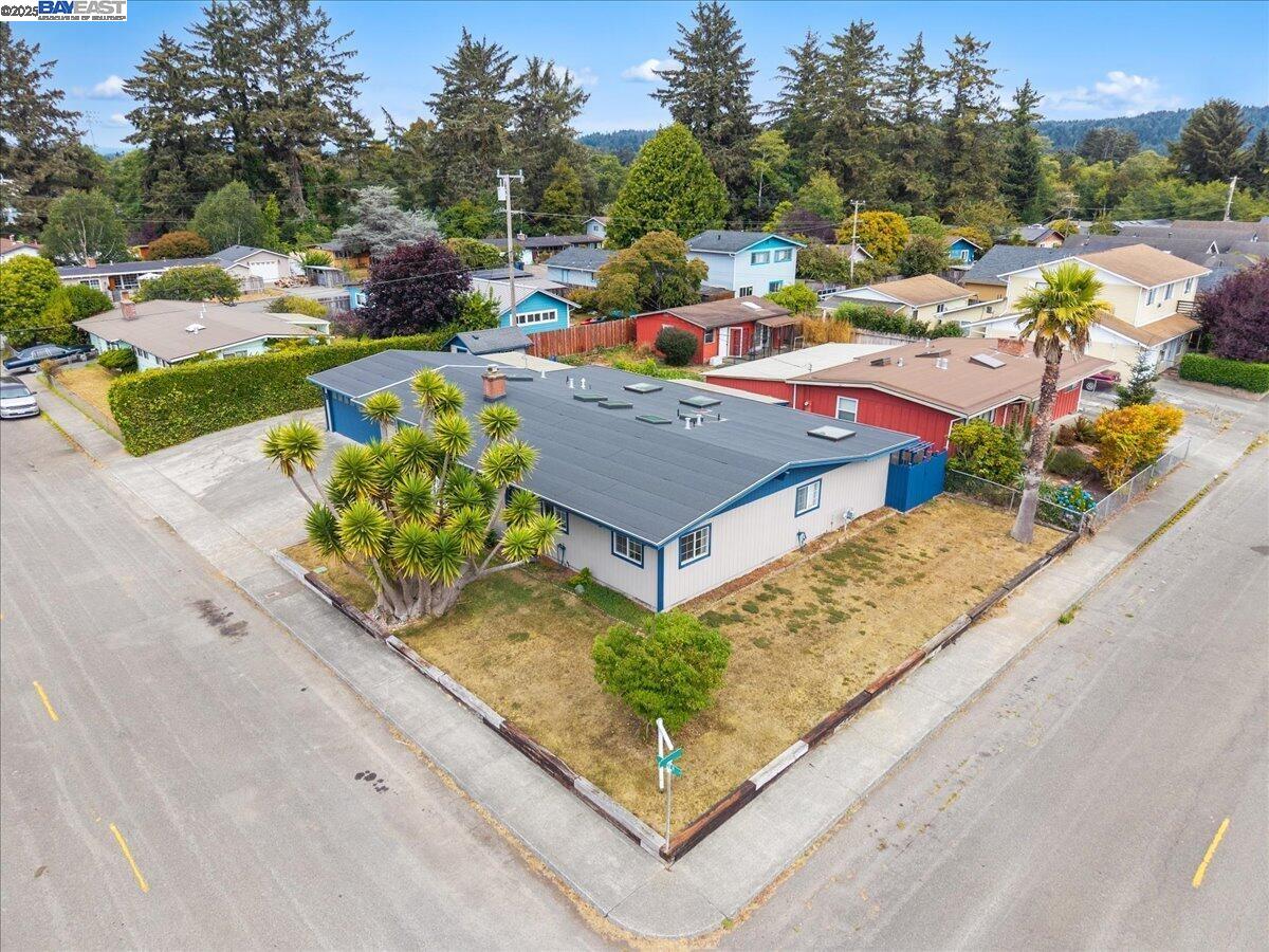 Detail Gallery Image 4 of 41 For 2523 Alder, McKinleyville,  CA 95519 - 3 Beds | 2 Baths