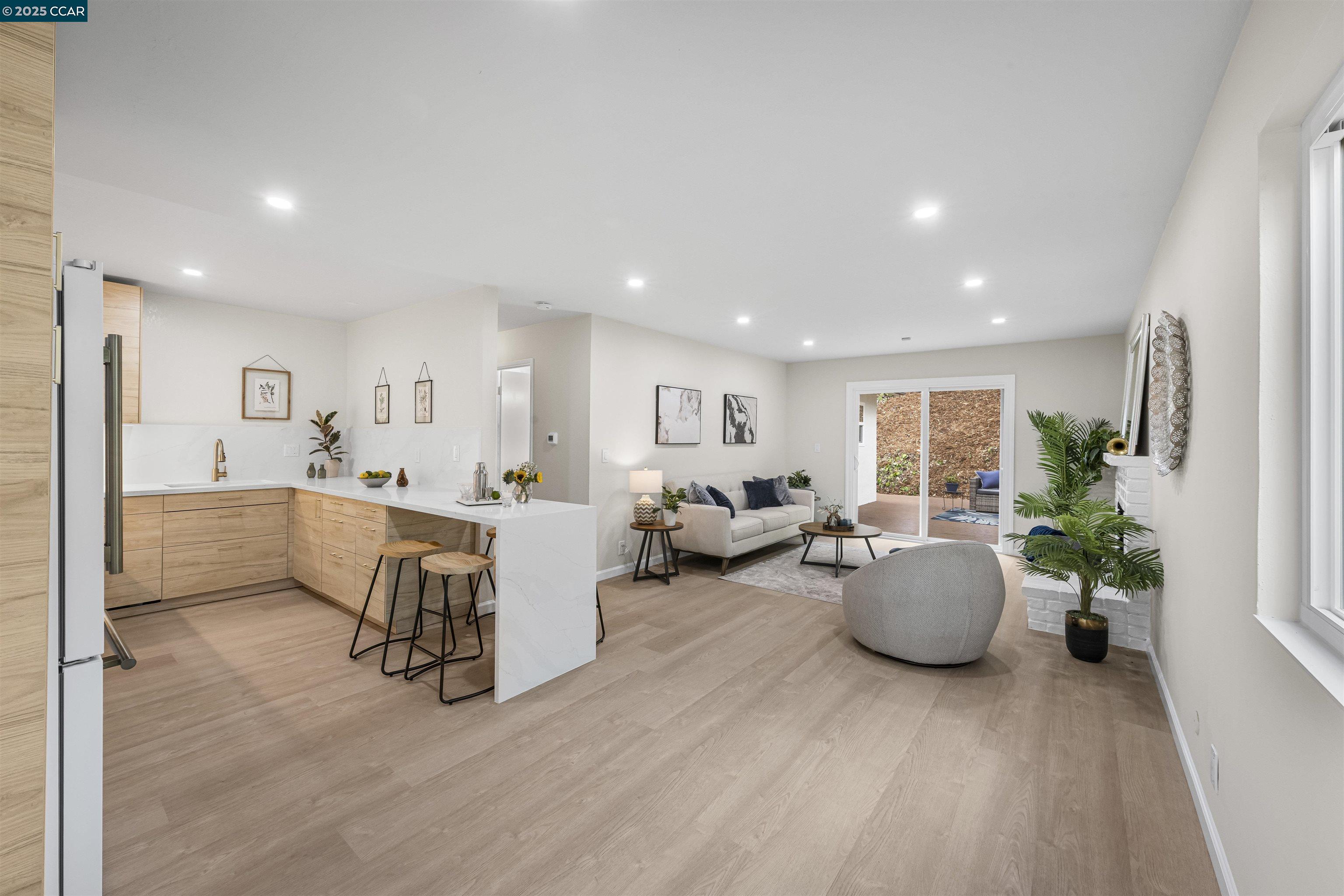 Detail Gallery Image 11 of 50 For 16639 Selby Dr, Castro Valley,  CA 94578 - 5 Beds | 2 Baths