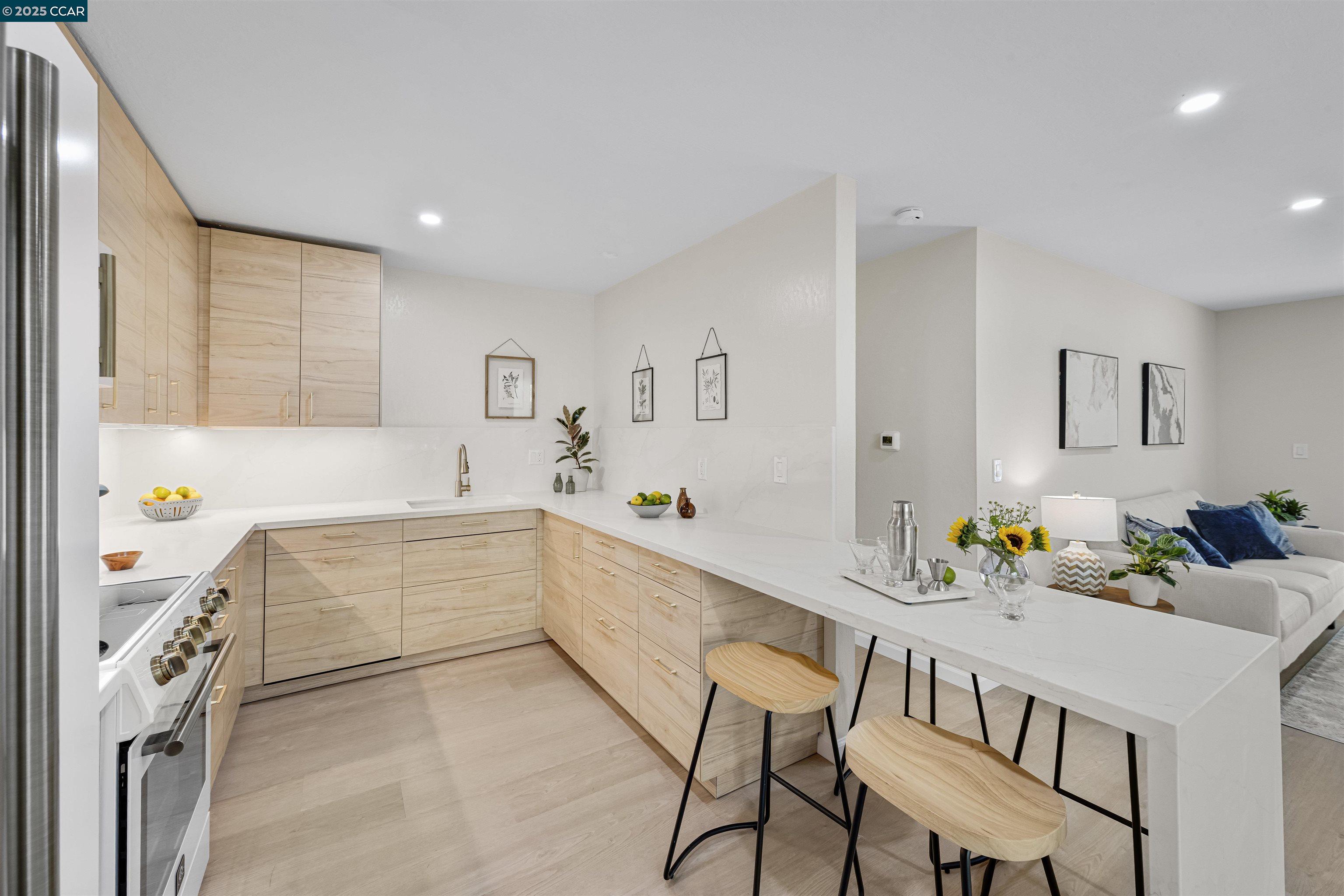 Detail Gallery Image 15 of 50 For 16639 Selby Dr, Castro Valley,  CA 94578 - 5 Beds | 2 Baths