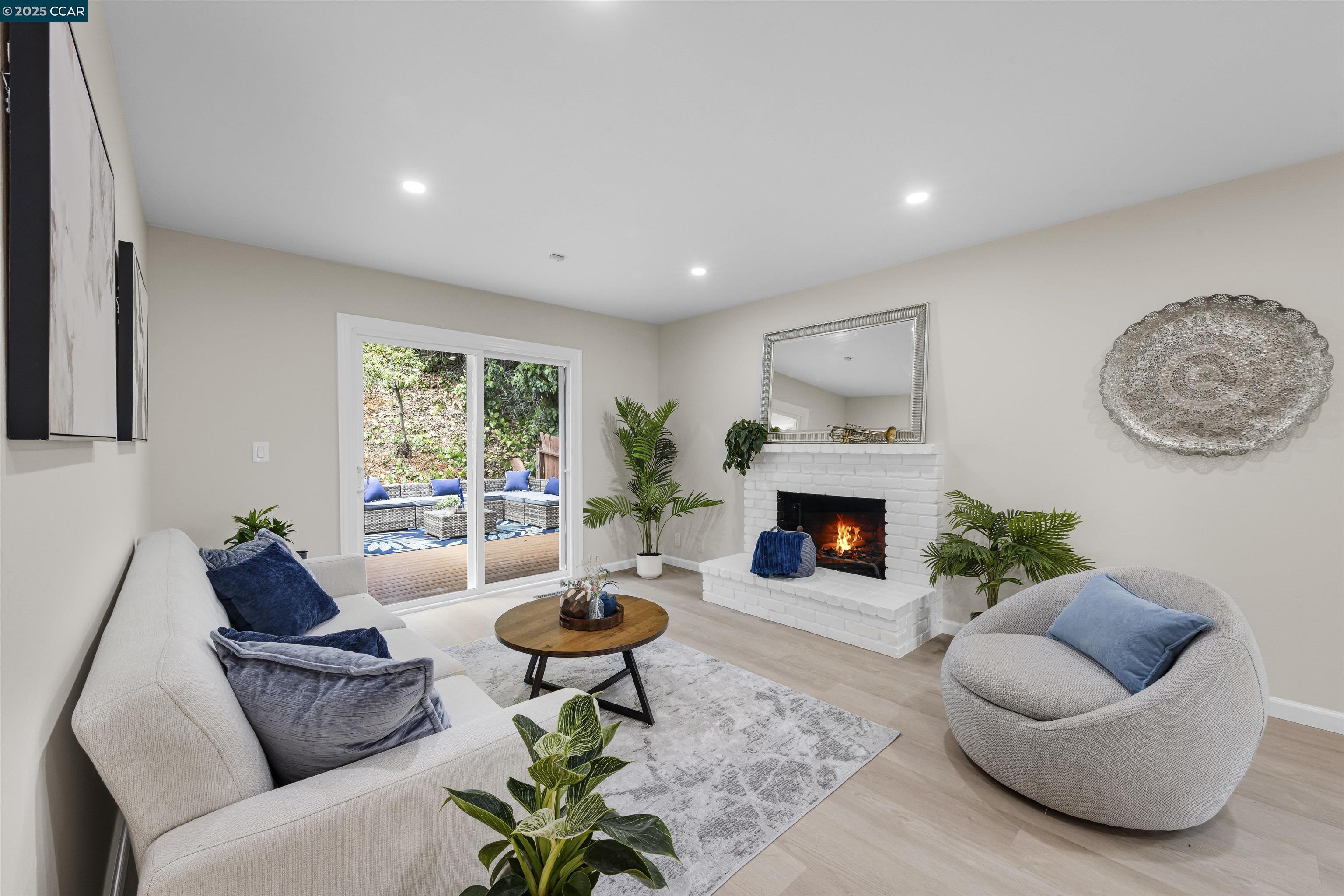 Detail Gallery Image 17 of 50 For 16639 Selby Dr, Castro Valley,  CA 94578 - 5 Beds | 2 Baths