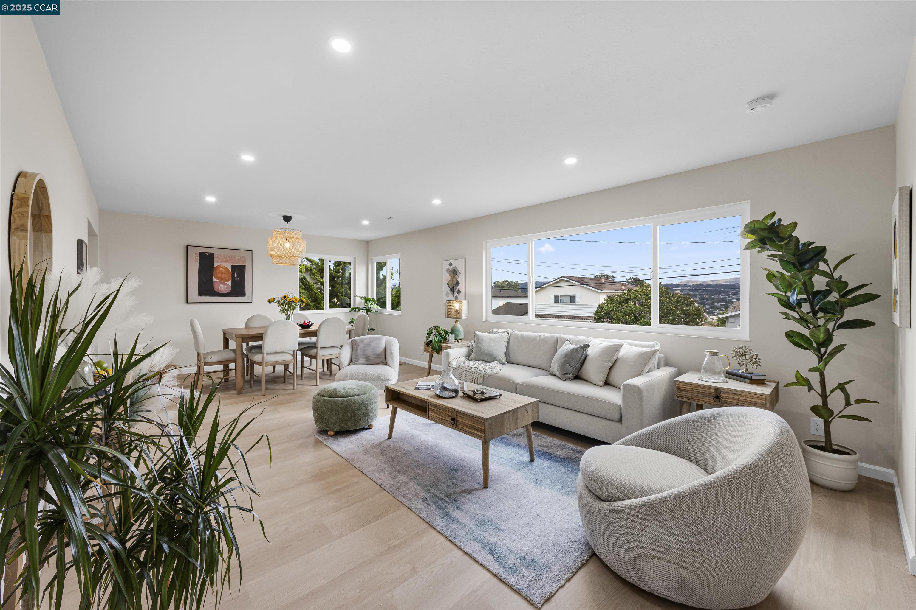 Detail Gallery Image 5 of 50 For 16639 Selby Dr, Castro Valley,  CA 94578 - 5 Beds | 2 Baths