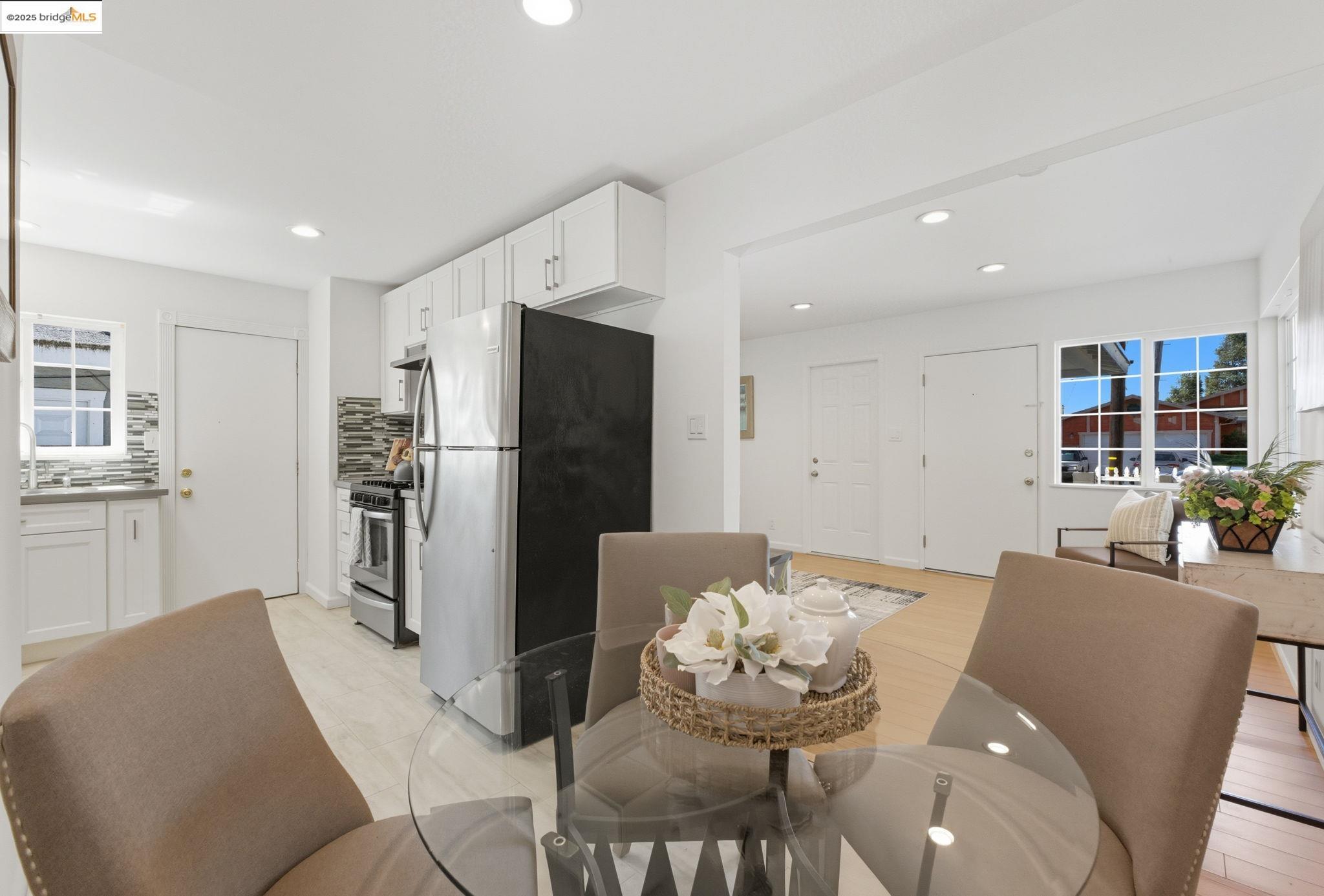 Detail Gallery Image 17 of 53 For 420 S 38th St, Richmond,  CA 94804 - 3 Beds | 1 Baths