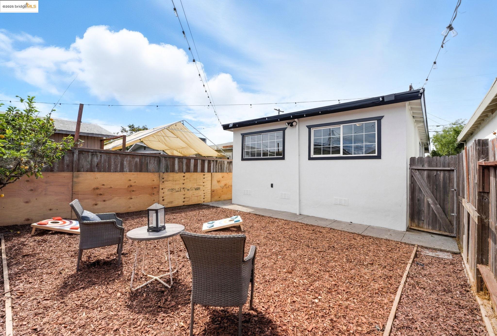 Detail Gallery Image 37 of 53 For 420 S 38th St, Richmond,  CA 94804 - 3 Beds | 1 Baths