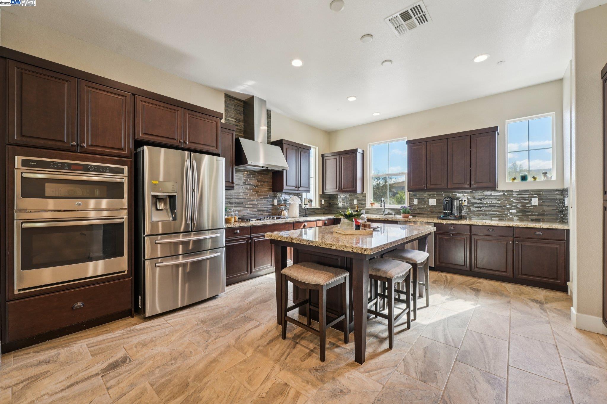 Detail Gallery Image 22 of 58 For 7213 Calistoga Ln, Dublin,  CA 94568 - 4 Beds | 3/1 Baths