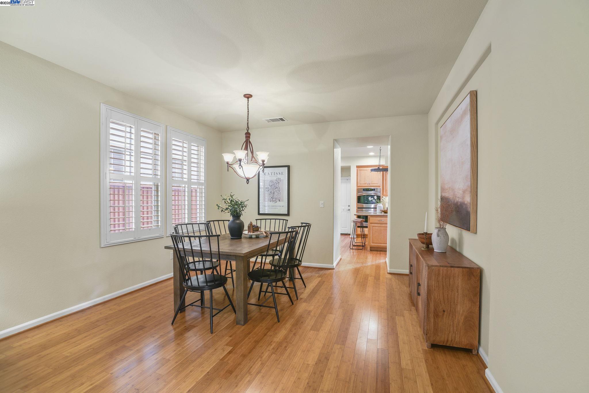 Detail Gallery Image 12 of 60 For 250 Jack London Ave, Alameda,  CA 94501 - 4 Beds | 3 Baths