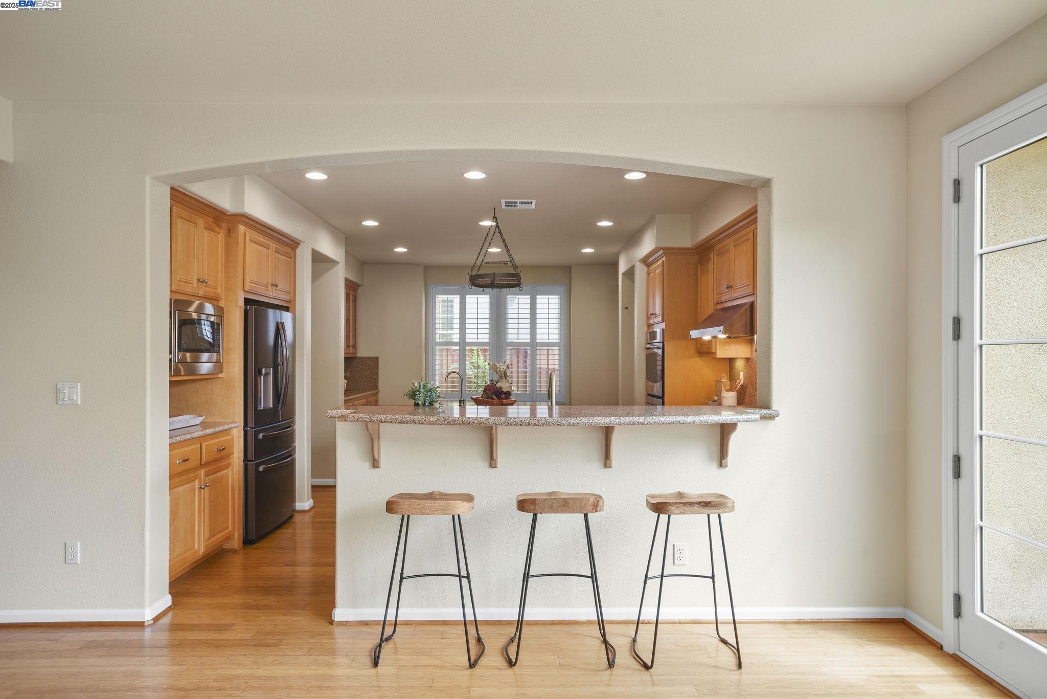 Detail Gallery Image 22 of 60 For 250 Jack London Ave, Alameda,  CA 94501 - 4 Beds | 3 Baths