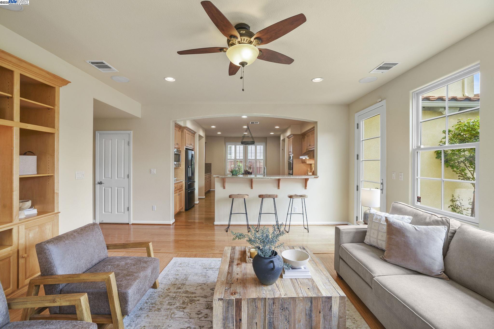 Detail Gallery Image 24 of 60 For 250 Jack London Ave, Alameda,  CA 94501 - 4 Beds | 3 Baths