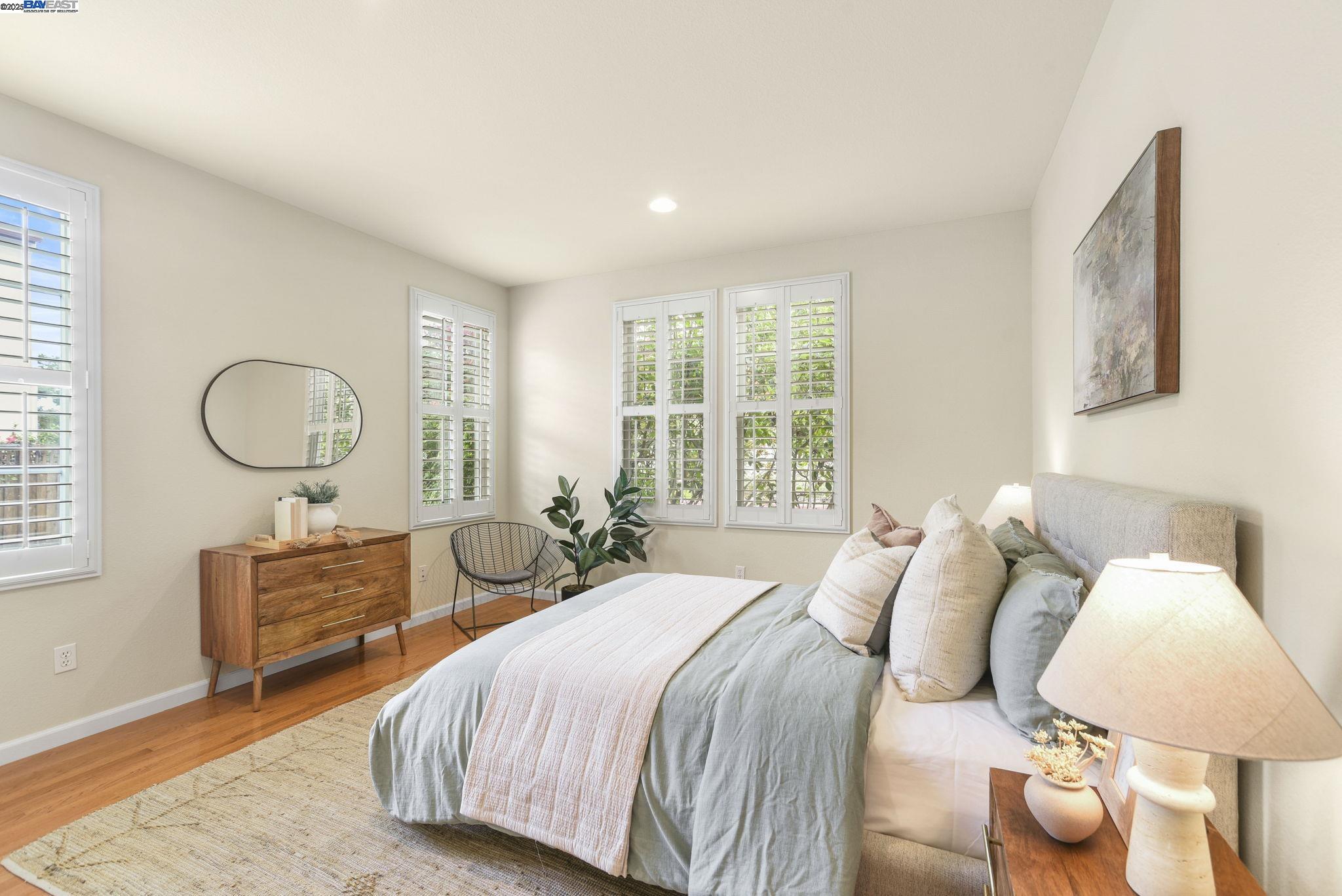 Detail Gallery Image 30 of 60 For 250 Jack London Ave, Alameda,  CA 94501 - 4 Beds | 3 Baths