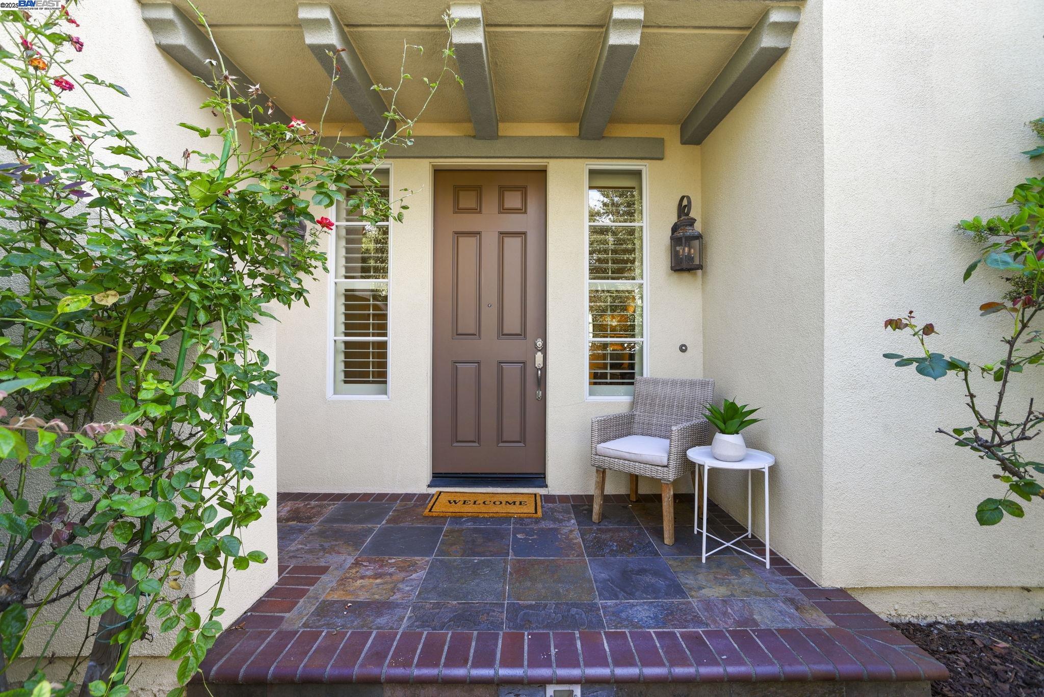 Detail Gallery Image 4 of 60 For 250 Jack London Ave, Alameda,  CA 94501 - 4 Beds | 3 Baths