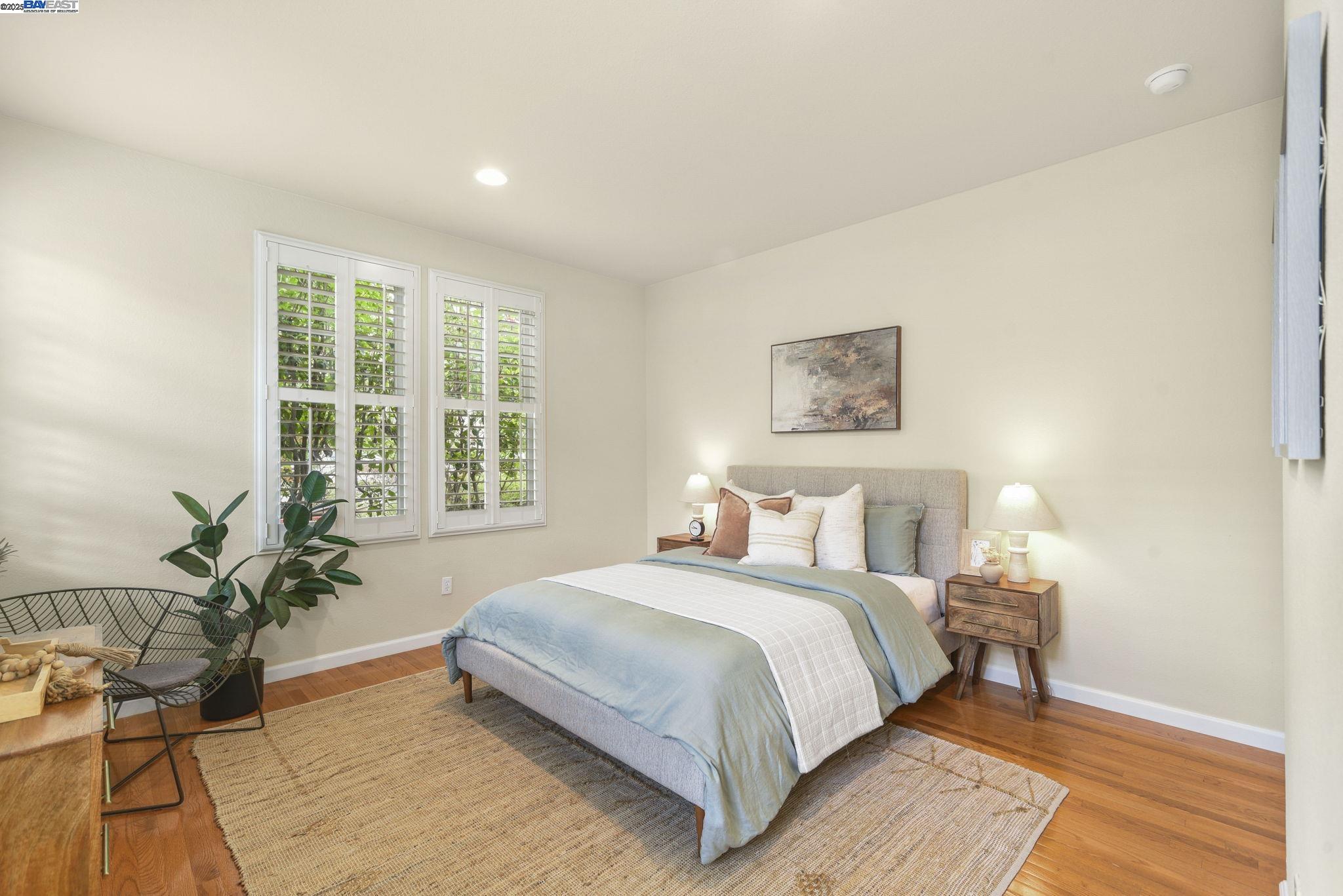 Detail Gallery Image 33 of 60 For 250 Jack London Ave, Alameda,  CA 94501 - 4 Beds | 3 Baths