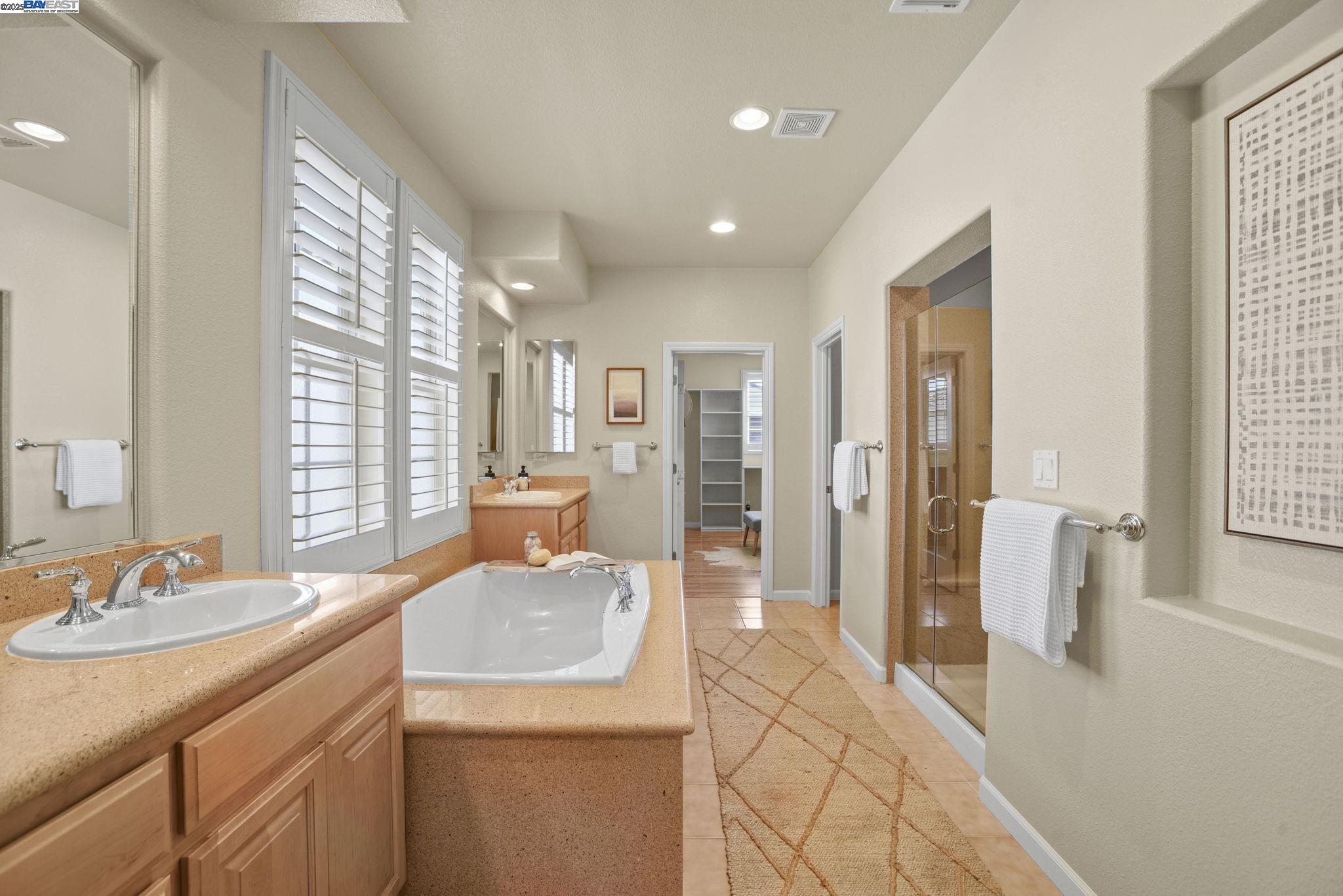 Detail Gallery Image 42 of 60 For 250 Jack London Ave, Alameda,  CA 94501 - 4 Beds | 3 Baths