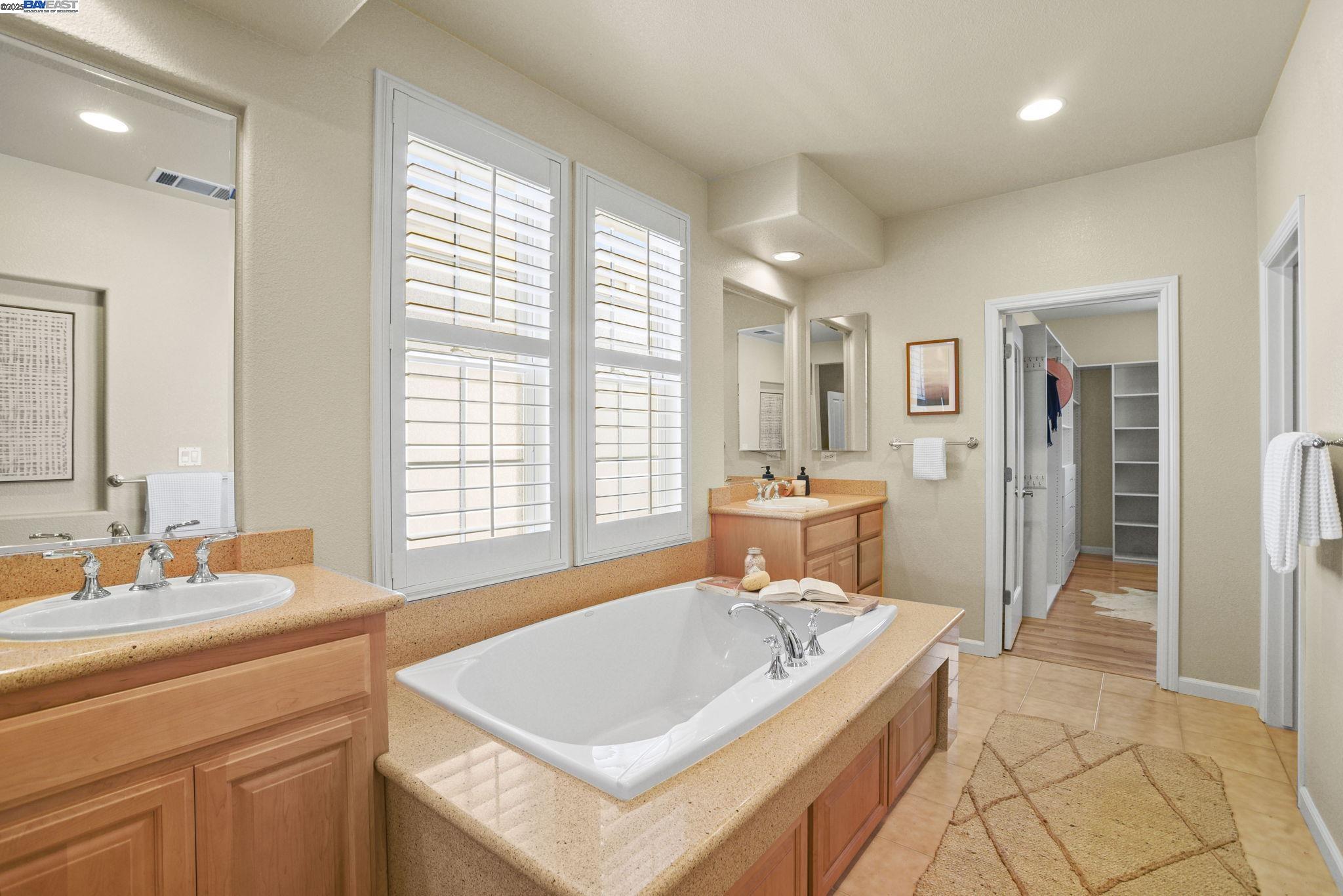 Detail Gallery Image 43 of 60 For 250 Jack London Ave, Alameda,  CA 94501 - 4 Beds | 3 Baths