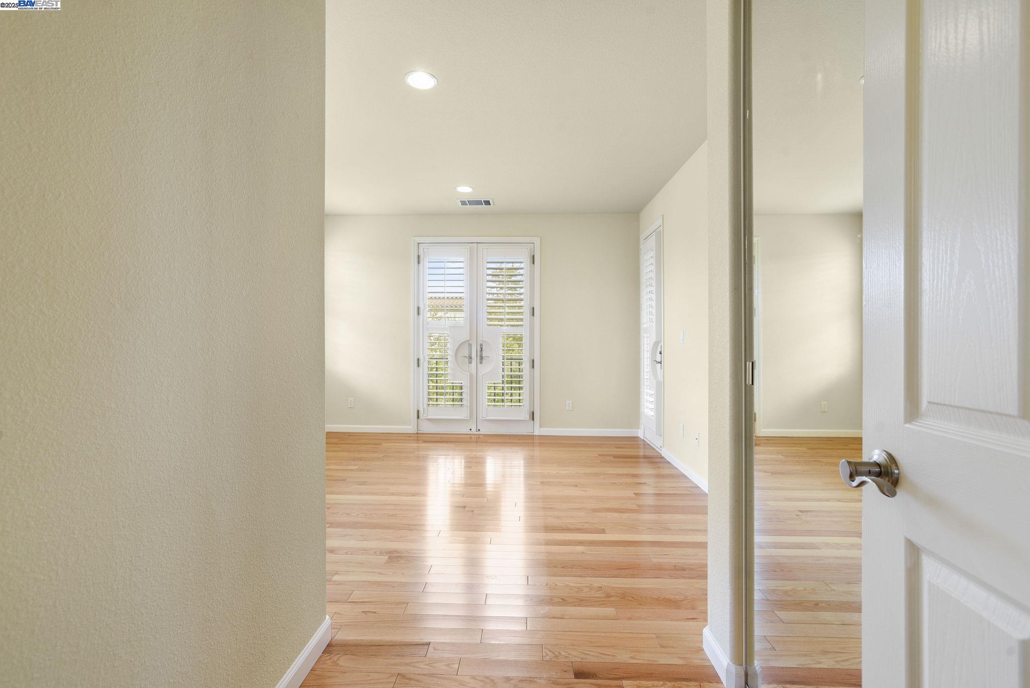 Detail Gallery Image 47 of 60 For 250 Jack London Ave, Alameda,  CA 94501 - 4 Beds | 3 Baths